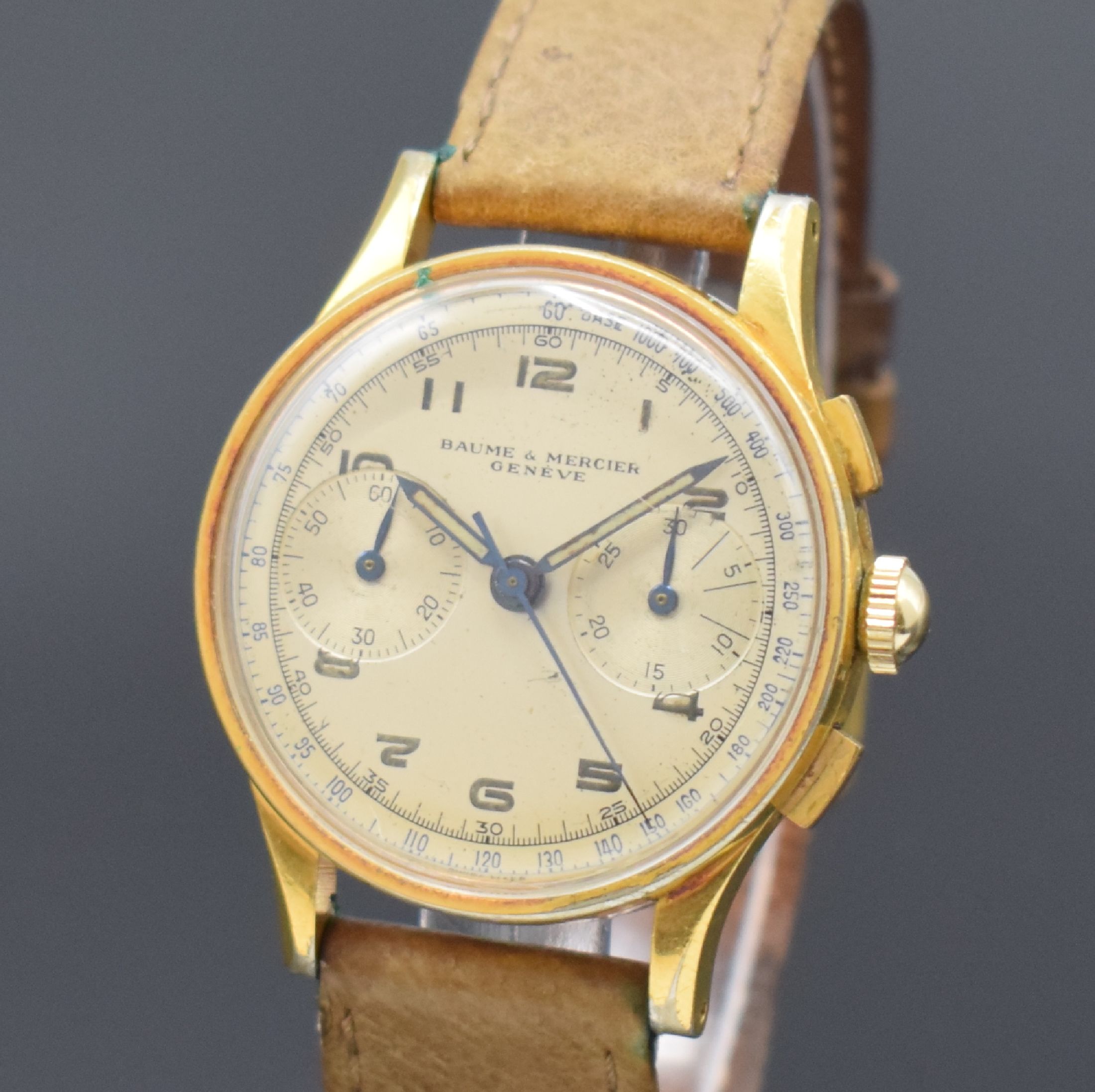 Detail a: BAUME & MERCIER Armbandchronograph, Schweiz um 1945, Handaufzug, 3-tlg. Geh., Stahlboden aufgedr., silb. Zifferbl. fl./pat., arab. Leuchtzahlen, ...