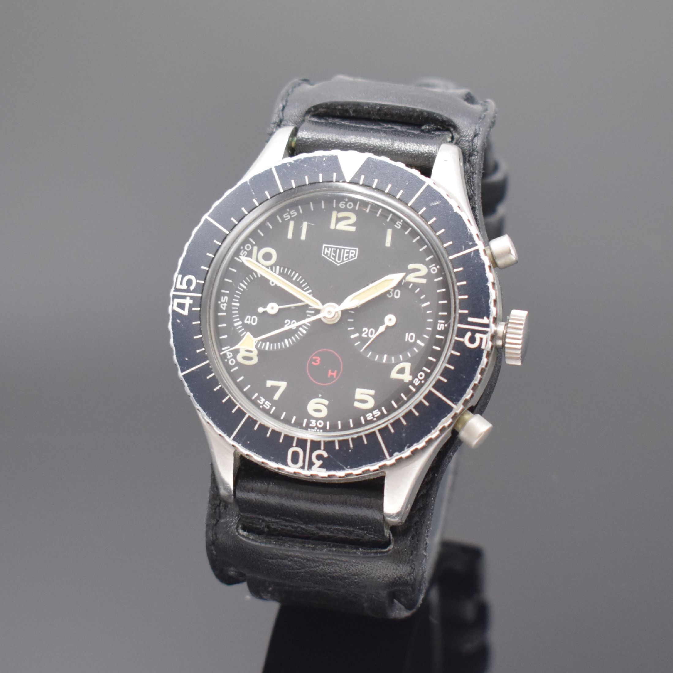 HEUER 3H Flieger-Schaltradchronograph der Bundeswehr Referenz 1550 SG, Schweiz um 1970, Handaufzug, mattiertes Geh. 4-fach verschr., Boden m. ...