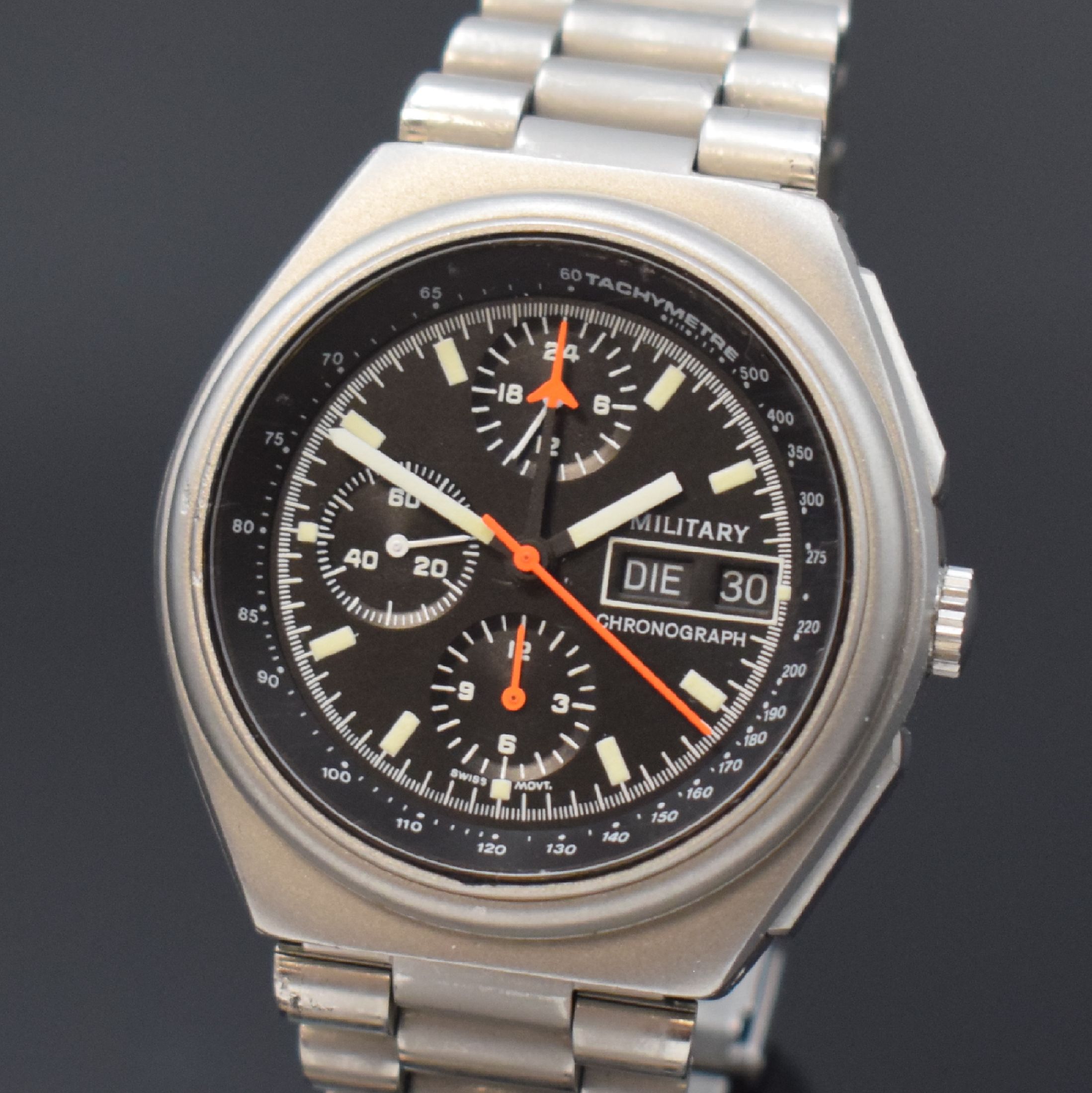 Detail a: TUTIMA Military Armbandchronograph in Stahl/ Stahlband, Schweiz / Deutschland um 1990, Automatik, mattiertes Geh., Boden u. Krone verschr., ...