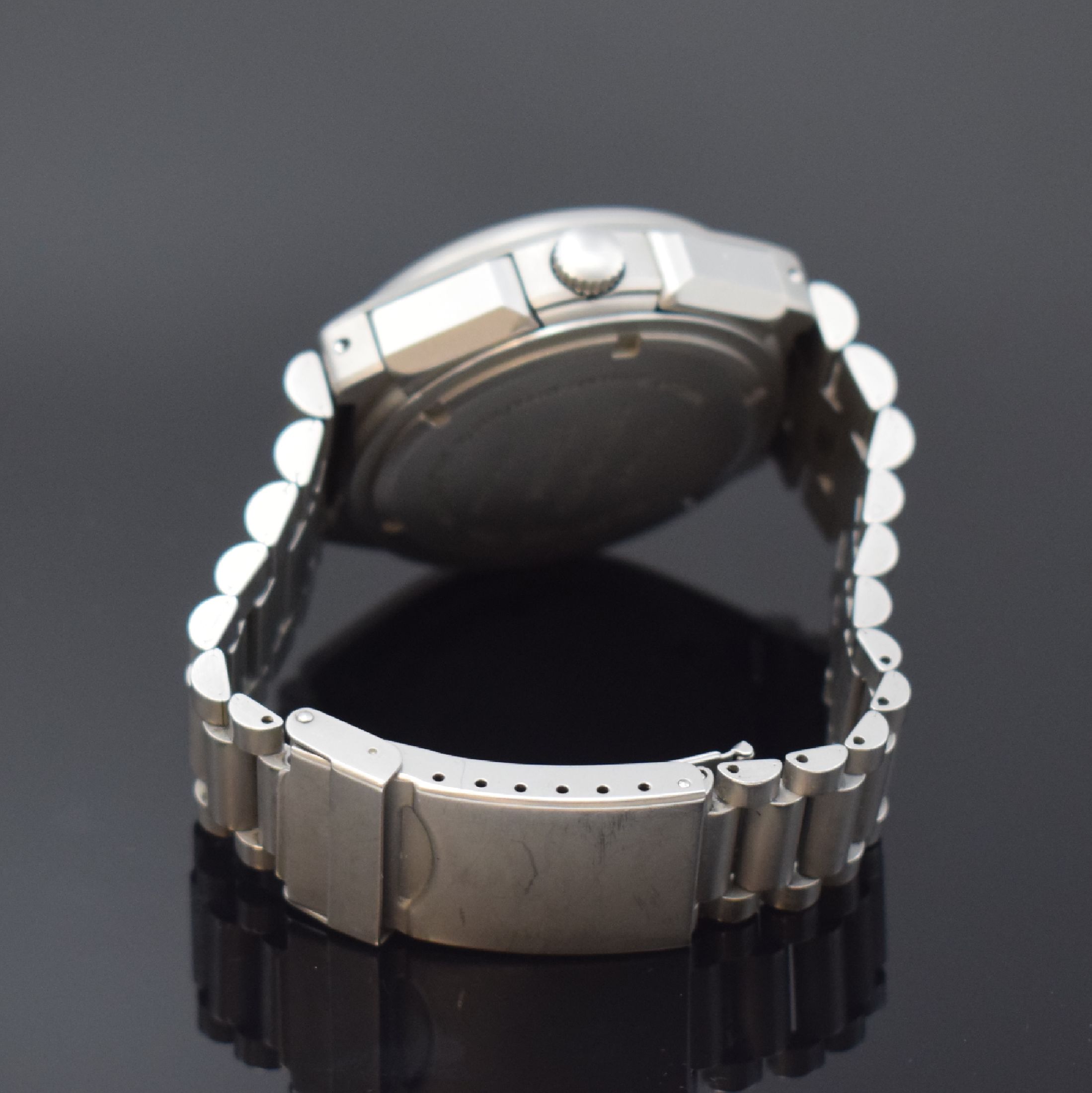 Detail b: TUTIMA Military Armbandchronograph in Stahl/ Stahlband, Schweiz / Deutschland um 1990, Automatik, mattiertes Geh., Boden u. Krone verschr., ...