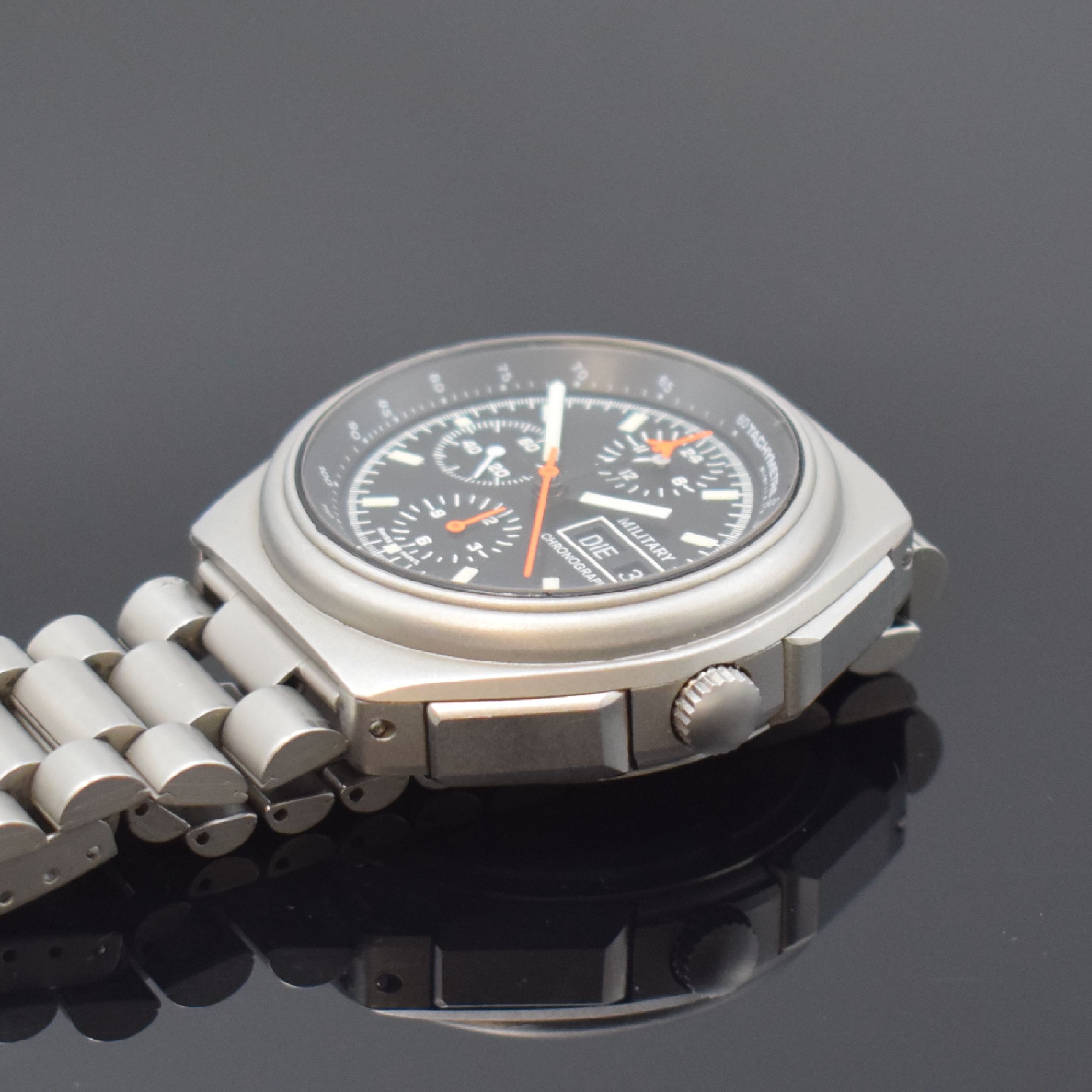 Detail c: TUTIMA Military Armbandchronograph in Stahl/ Stahlband, Schweiz / Deutschland um 1990, Automatik, mattiertes Geh., Boden u. Krone verschr., ...