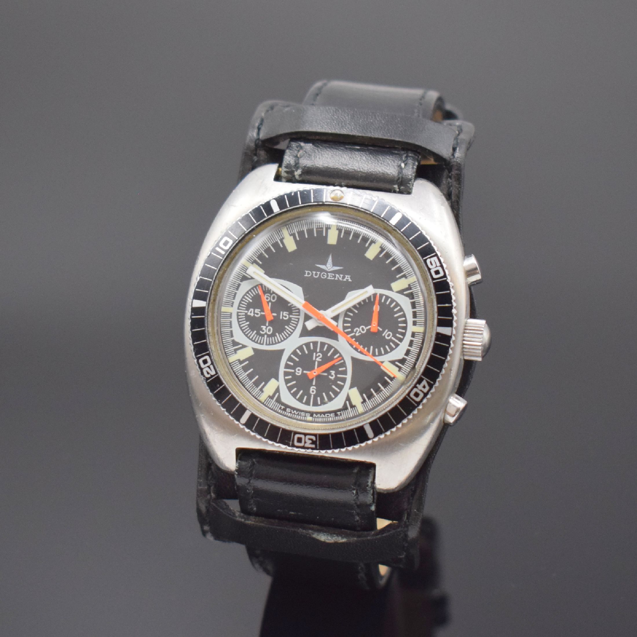 DUGENA sportlicher Herrenchronograph in Stahl, Schweiz um 1970, Handaufzug, verschr. Geh., schwarze Drehlunette m. 60er-Tlg., matt-schwarz. ...