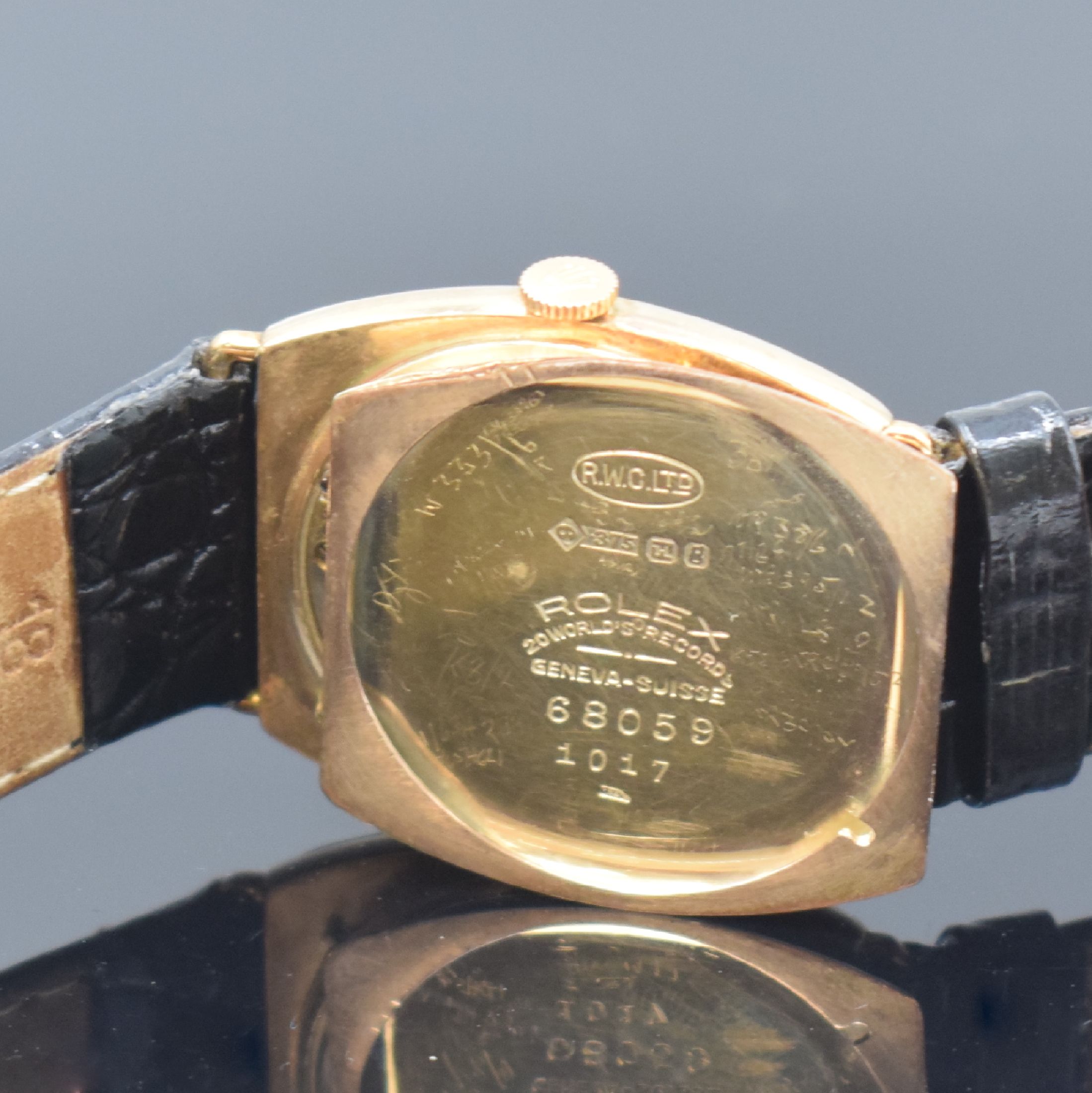 Detail e: ROLEX Armbanduhr in RG 375/000 Referenz 1017, Schweiz um 1930, Handaufzug, Boden m. Gravur aufgedr., silb. guill. Zifferbl. m. arab. Zahlen, gebl. ...