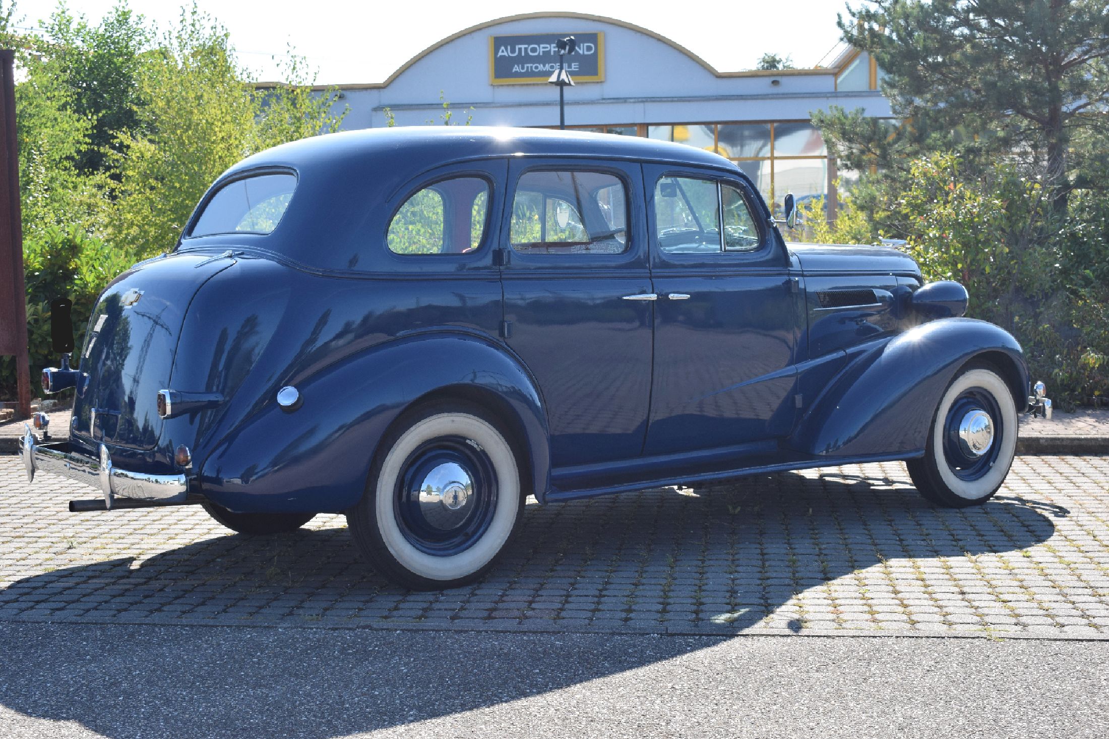 Detail b: Chevrolet Master Deluxe, EZ 01/1937, Fahrgestellnummer: 21GB0212426, Laufleistung ca. 80.000 km abgelesen, HU 10/2023, 63 kW/85 PS, Schaltgetriebe, ...