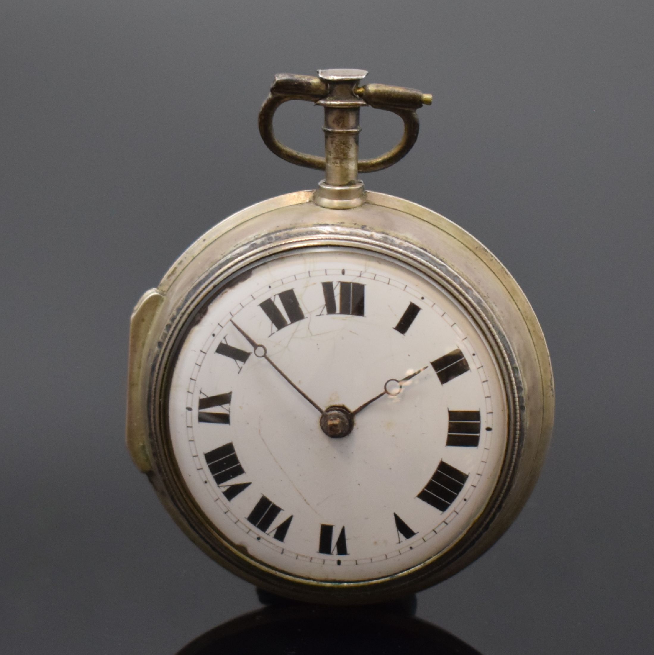 Detail b: Alpenländische Spindeltaschenuhr mit Übergehäuse in Silber, um 1820, Schlüsselaufzug, glattes Innengeh., lackiertes Übergeh. m. ...