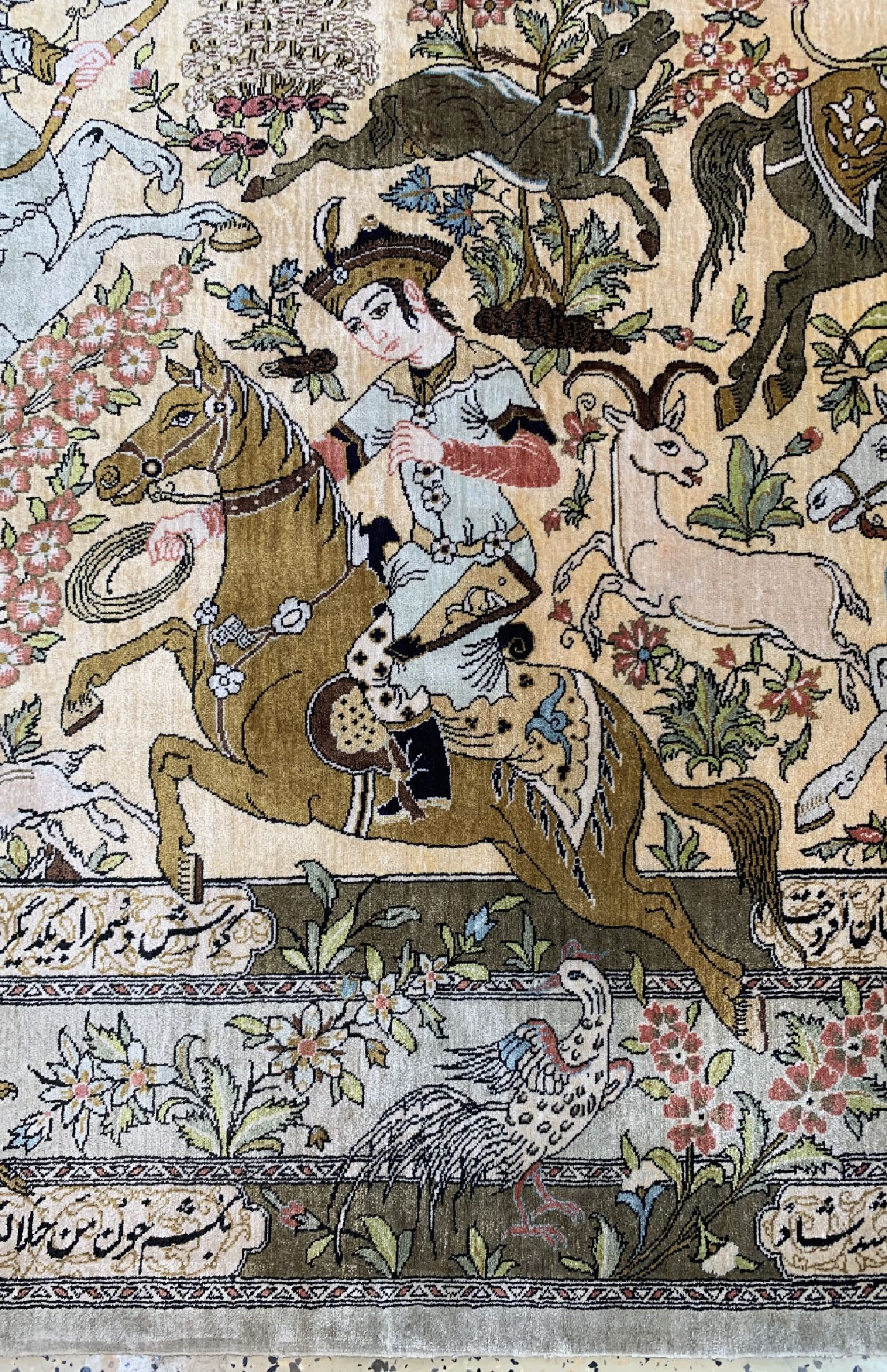 Detail c: Ghom Seide fein, Persien, signiert(Daneshwar), ca. 50 Jahre, reine Naturseide, ca. 150 x 110 cm, EHZ: 1-2