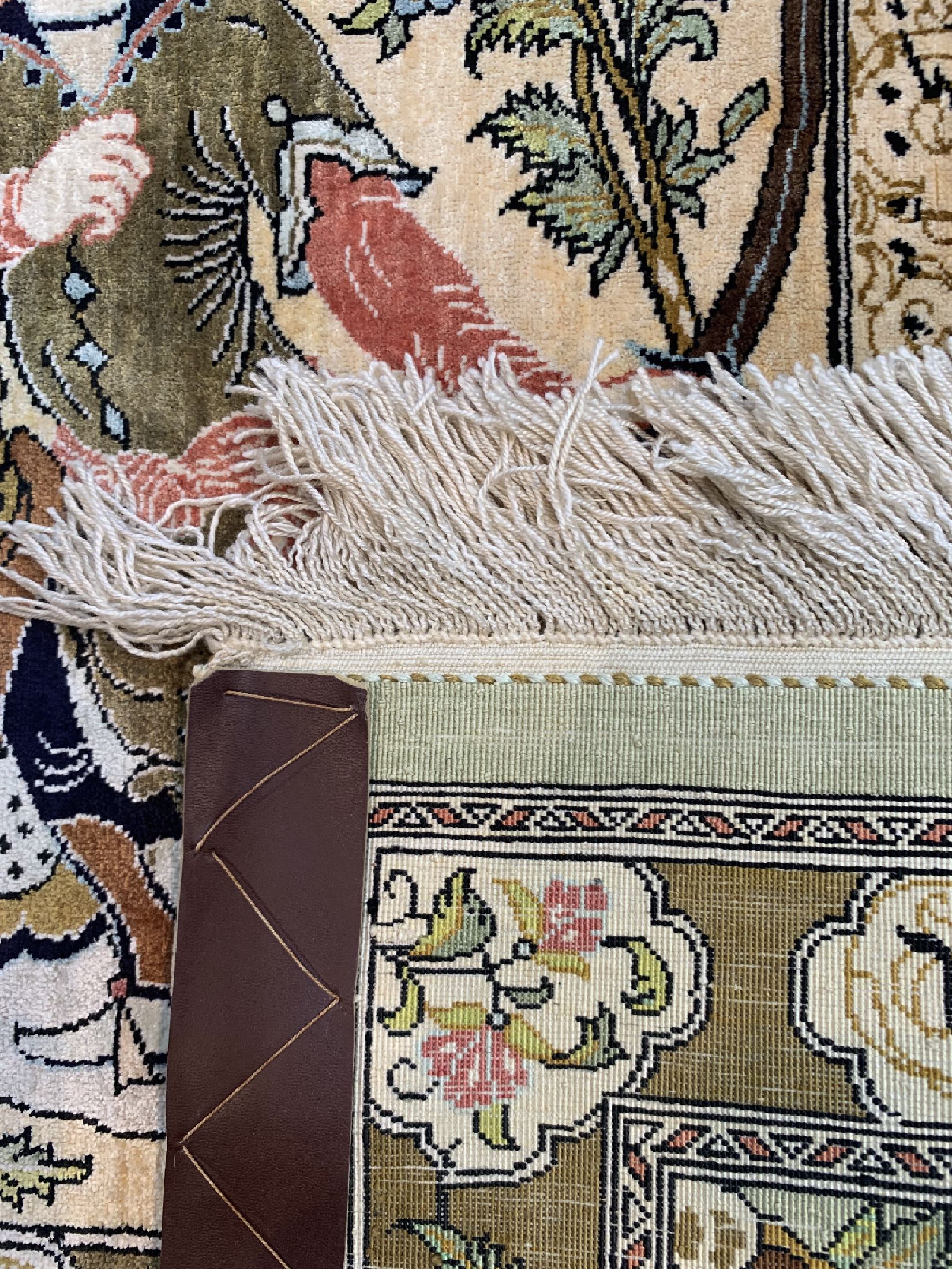 Detail e: Ghom Seide fein, Persien, signiert(Daneshwar), ca. 50 Jahre, reine Naturseide, ca. 150 x 110 cm, EHZ: 1-2