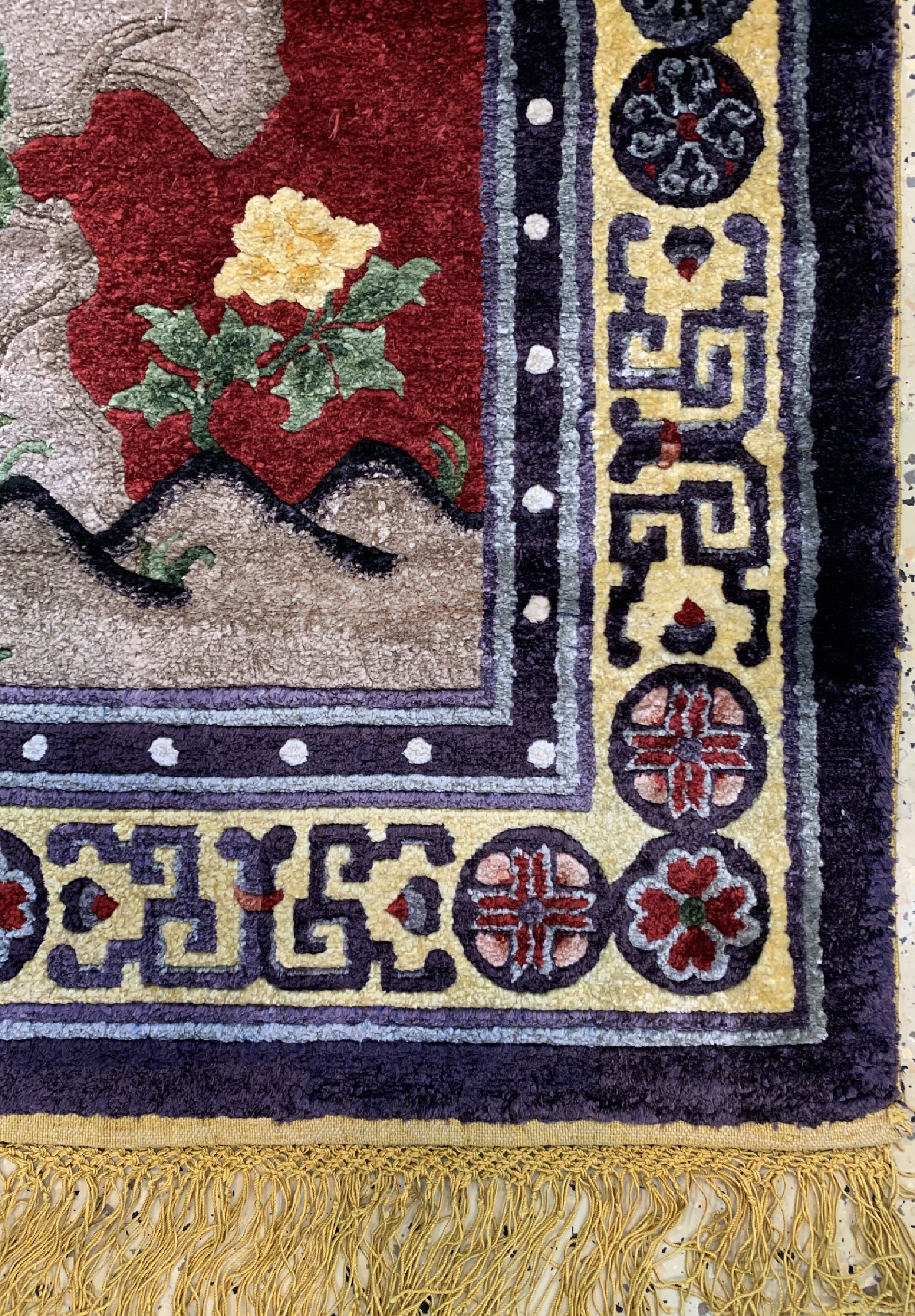 Detail a: Peking Seide, China, ca. 50 Jahre, reine Naturseide, ca. 135 x 86 cm, EHZ: 1-2