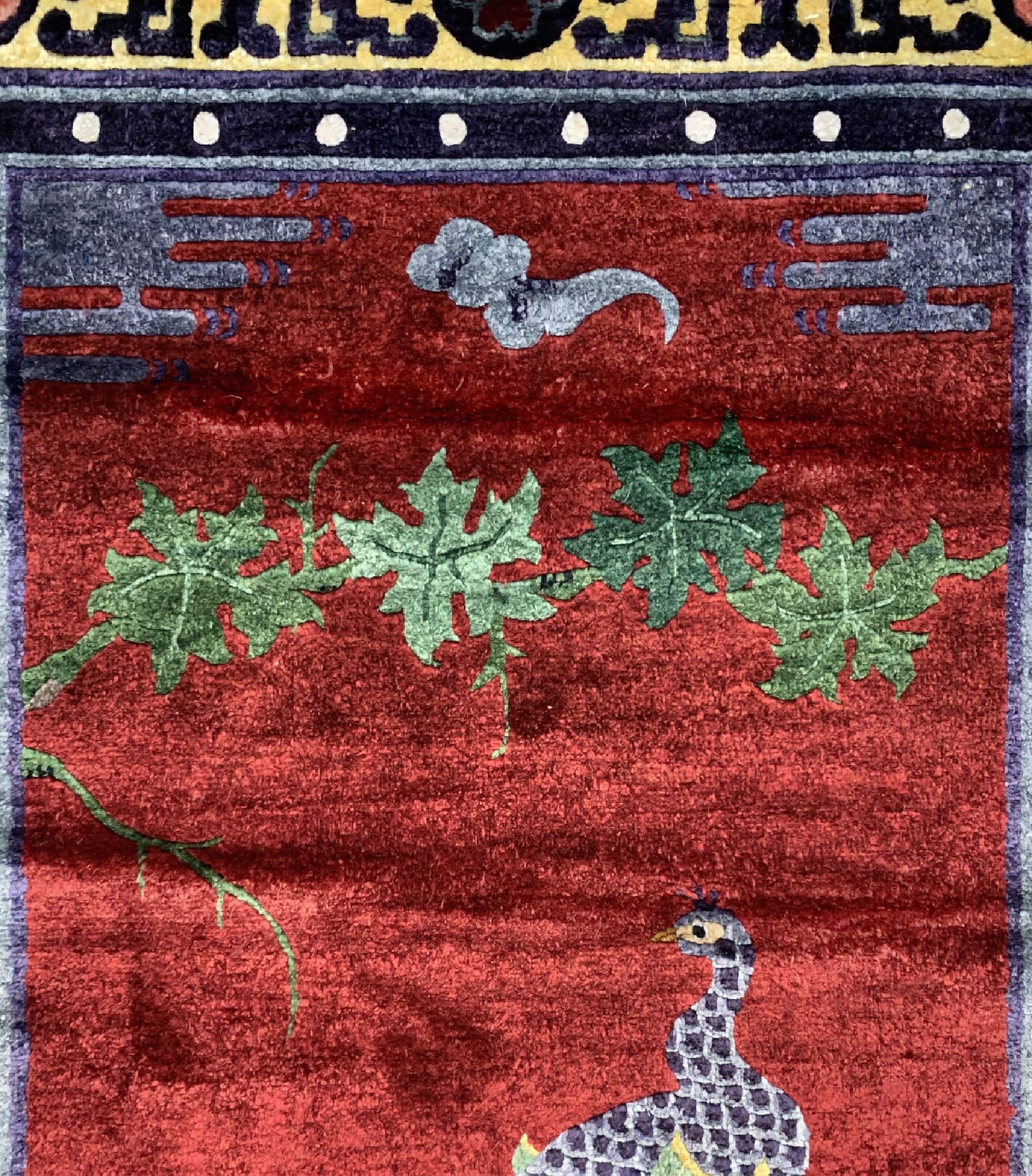Detail c: Peking Seide, China, ca. 50 Jahre, reine Naturseide, ca. 135 x 86 cm, EHZ: 1-2
