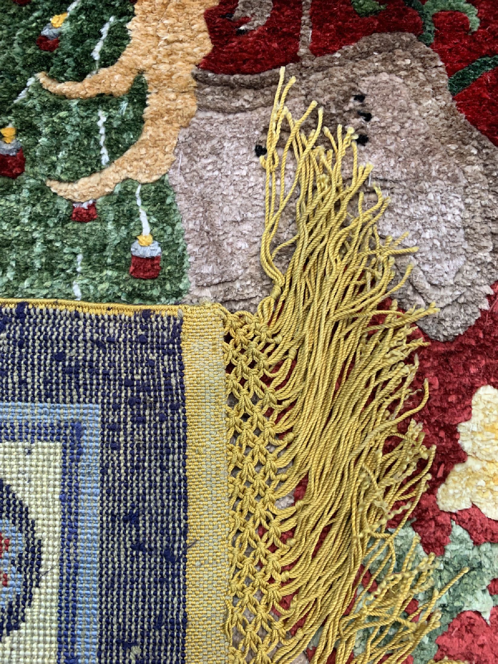 Detail d: Peking Seide, China, ca. 50 Jahre, reine Naturseide, ca. 135 x 86 cm, EHZ: 1-2