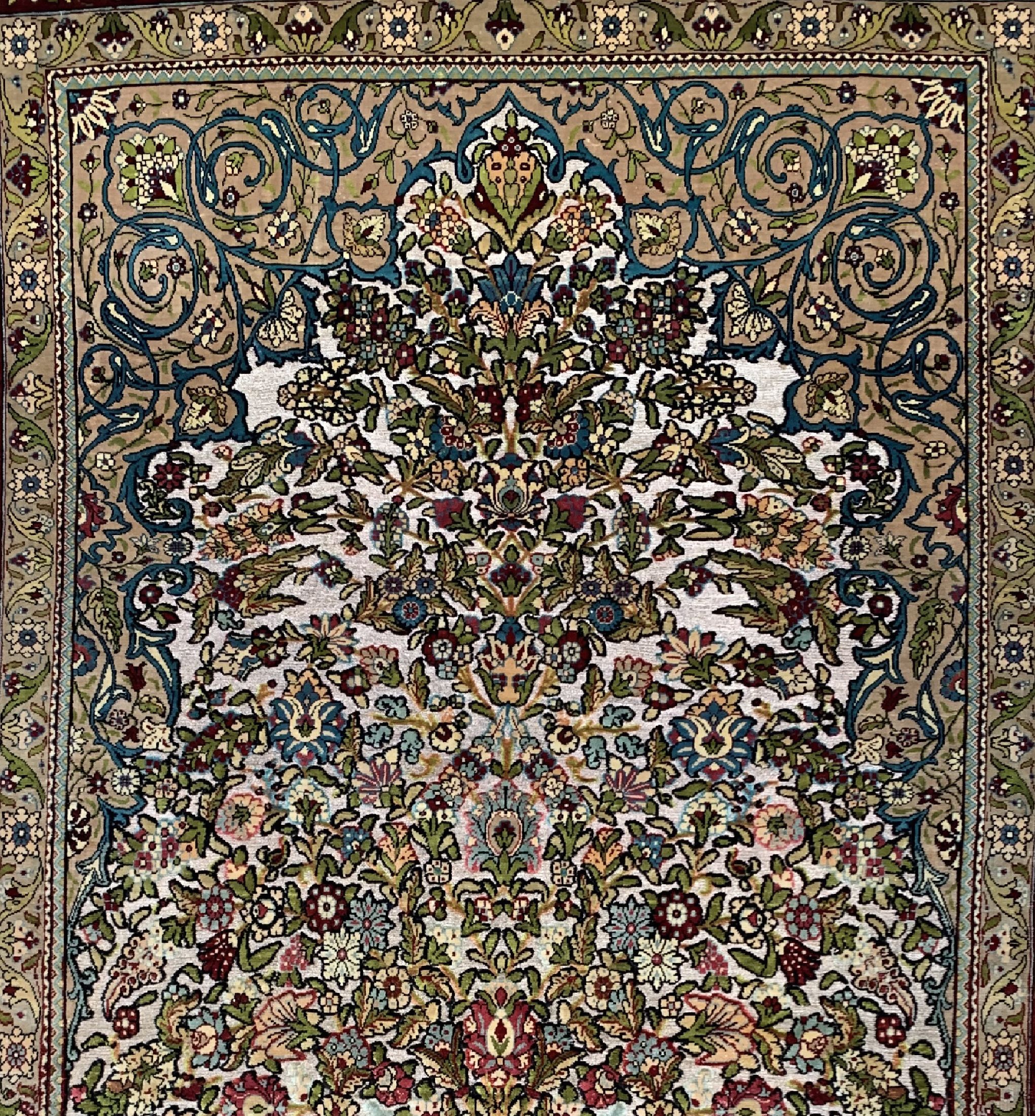 Detail b: Hereke Seide fein, Türkei, signiert(Özipek),um 1960, reine Naturseide, Metallbroschiert, ca. 165 x 100 cm, ca. 1,0 Mio. Kn/qm, EHZ: 1