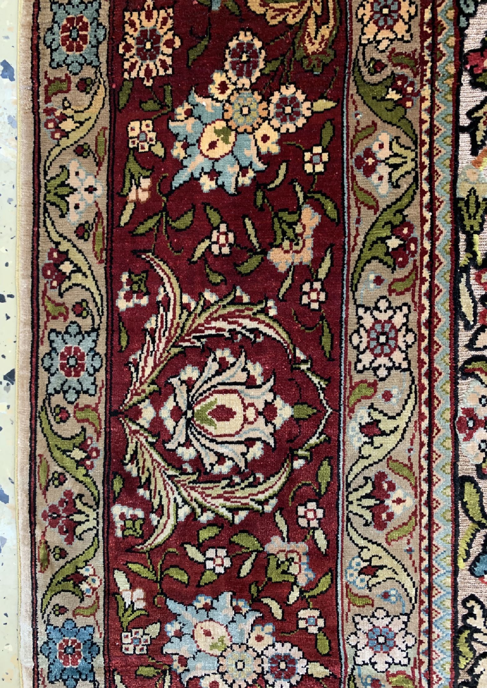 Detail d: Hereke Seide fein, Türkei, signiert(Özipek),um 1960, reine Naturseide, Metallbroschiert, ca. 165 x 100 cm, ca. 1,0 Mio. Kn/qm, EHZ: 1