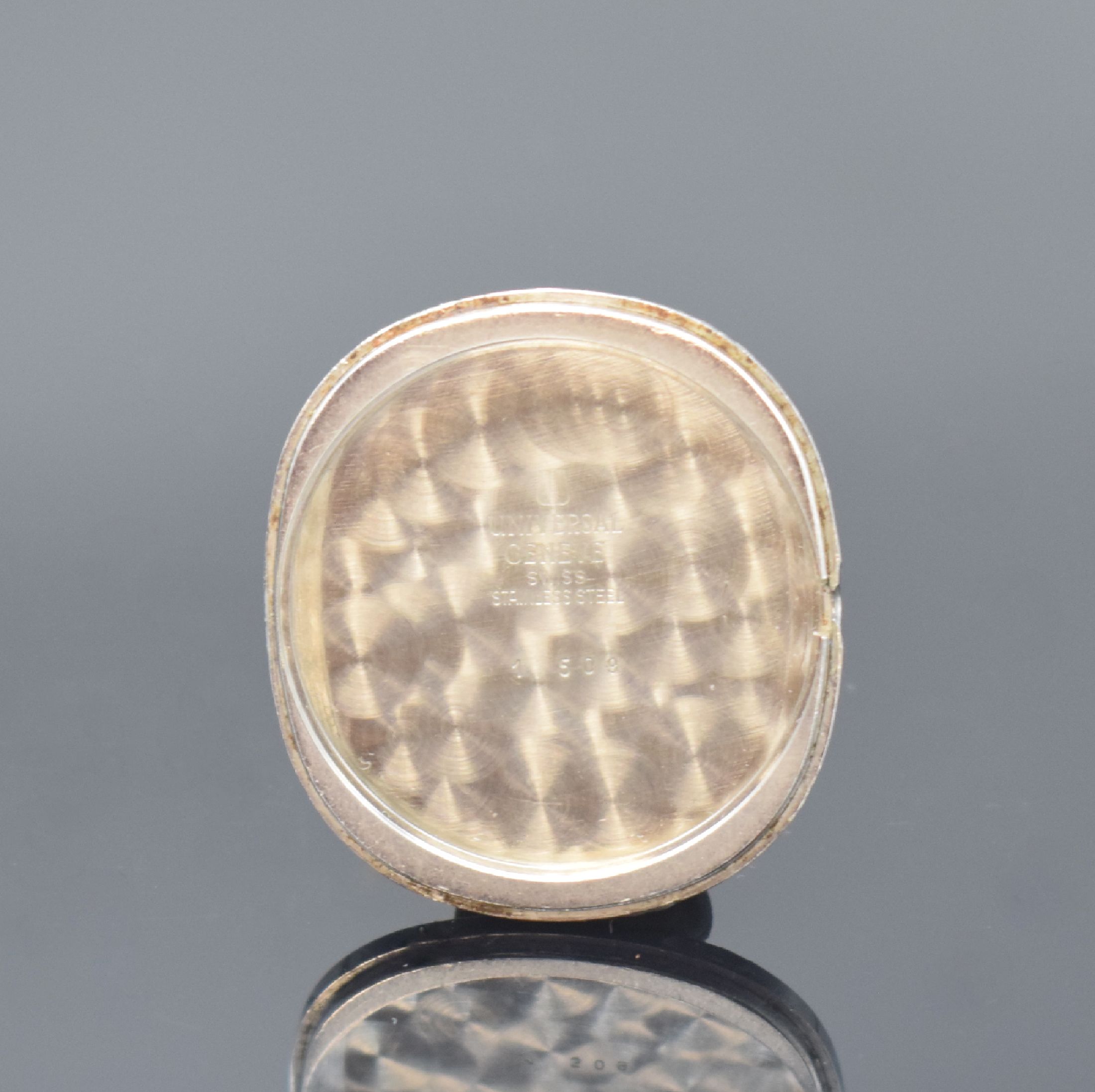 Detail e: UNIVERSAL GENEVE White Shadow Armbanduhr Referenz 866051, Schweiz um 1985, Automatik, Edelstahlgeh. inkl. Meshband, Boden aufgedr., blaues Zifferbl. ...