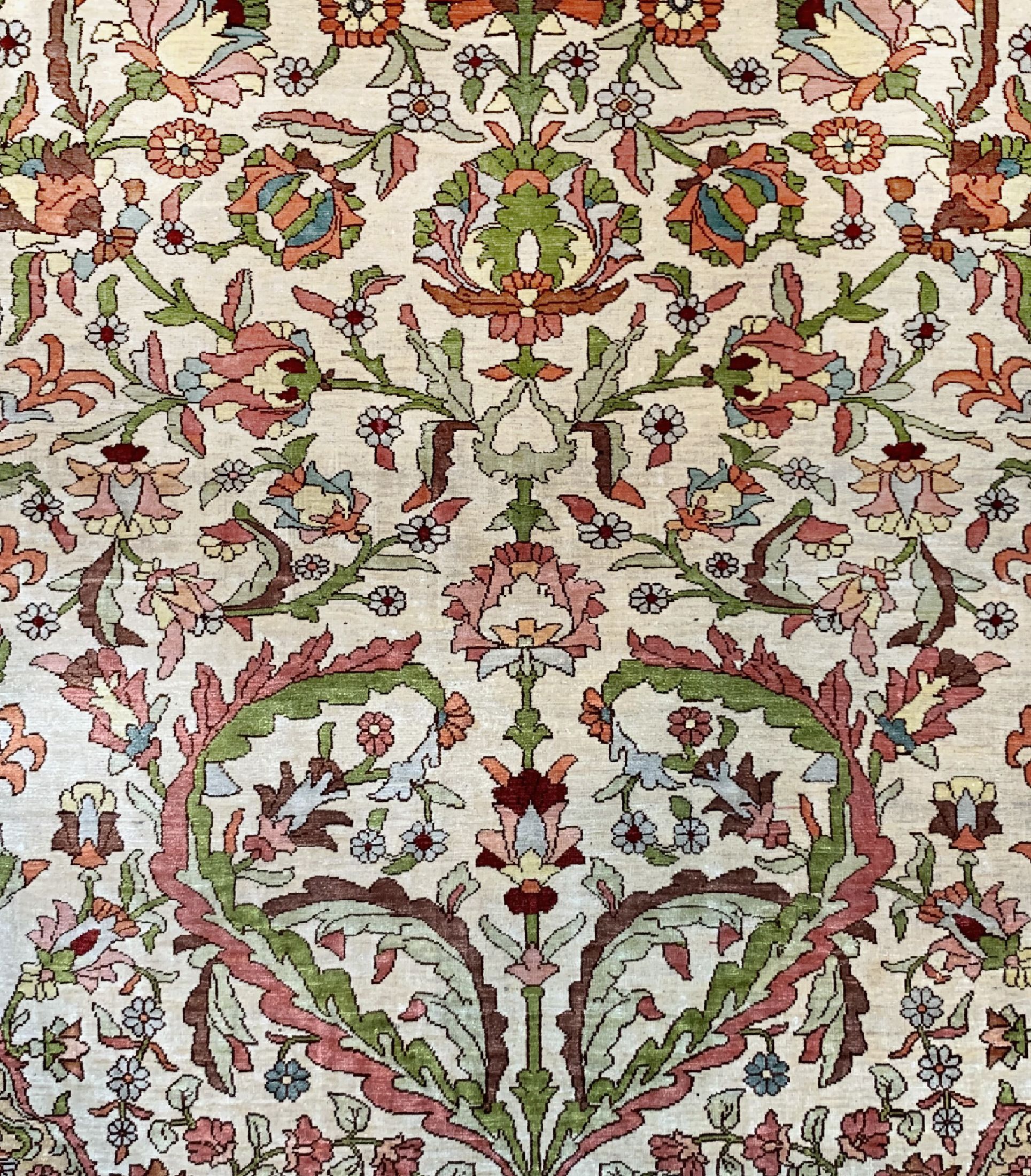 Detail a: Hereke Seide fein, signiert, Türkei, um 1960, reine Naturseide, ca. 148 x 102 cm, ca. 1,0 Mio. Kn/qm, EHZ: 1-2