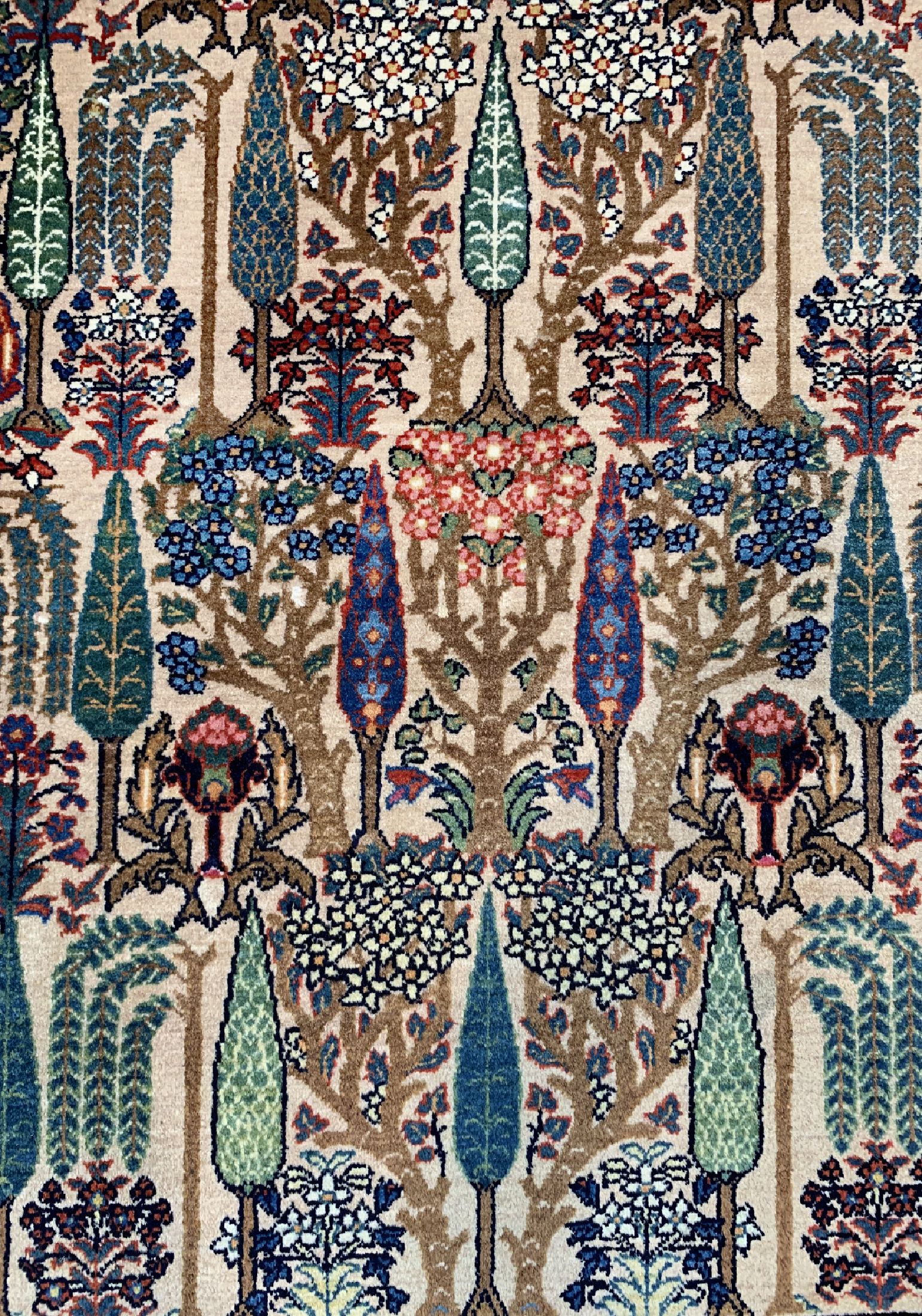Detail a: Antiker Semnan"Baumteppich", Persien, um 1910/1920, Wolle auf Baumwolle, ca. 197 x 138 cm, EHZ: 1-2