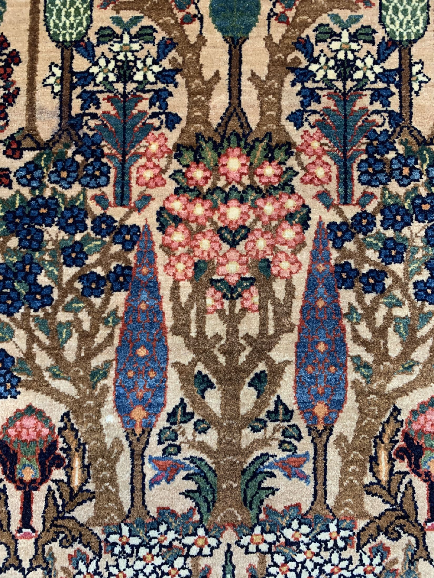 Detail c: Antiker Semnan"Baumteppich", Persien, um 1910/1920, Wolle auf Baumwolle, ca. 197 x 138 cm, EHZ: 1-2