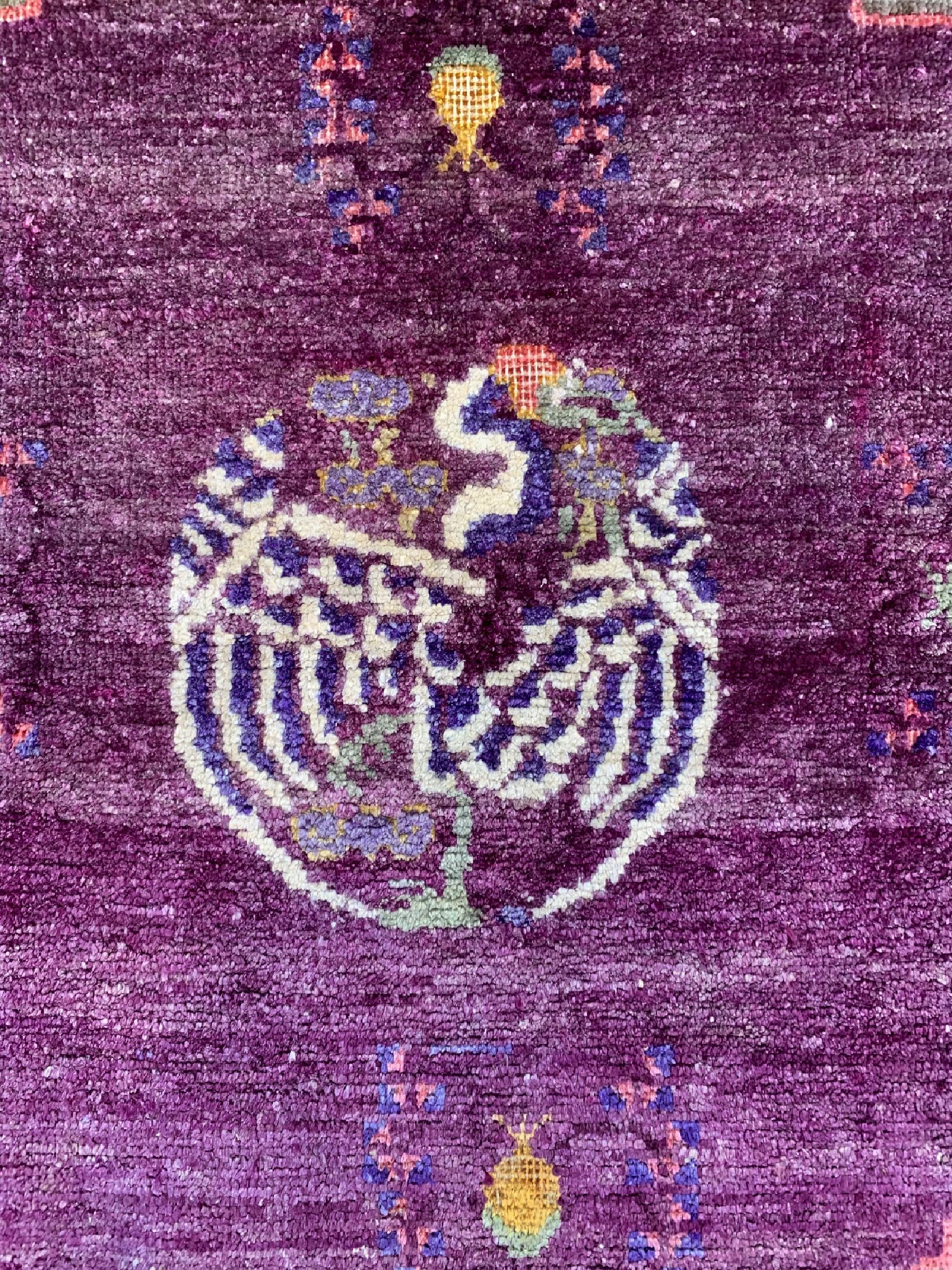 Detail b: Antiker Seiden Khotan, Turkestan, 19.Jhd, Seide auf Baumwolle, ca. 86 x 86 cm, EHZ: 2-3,oxidiert