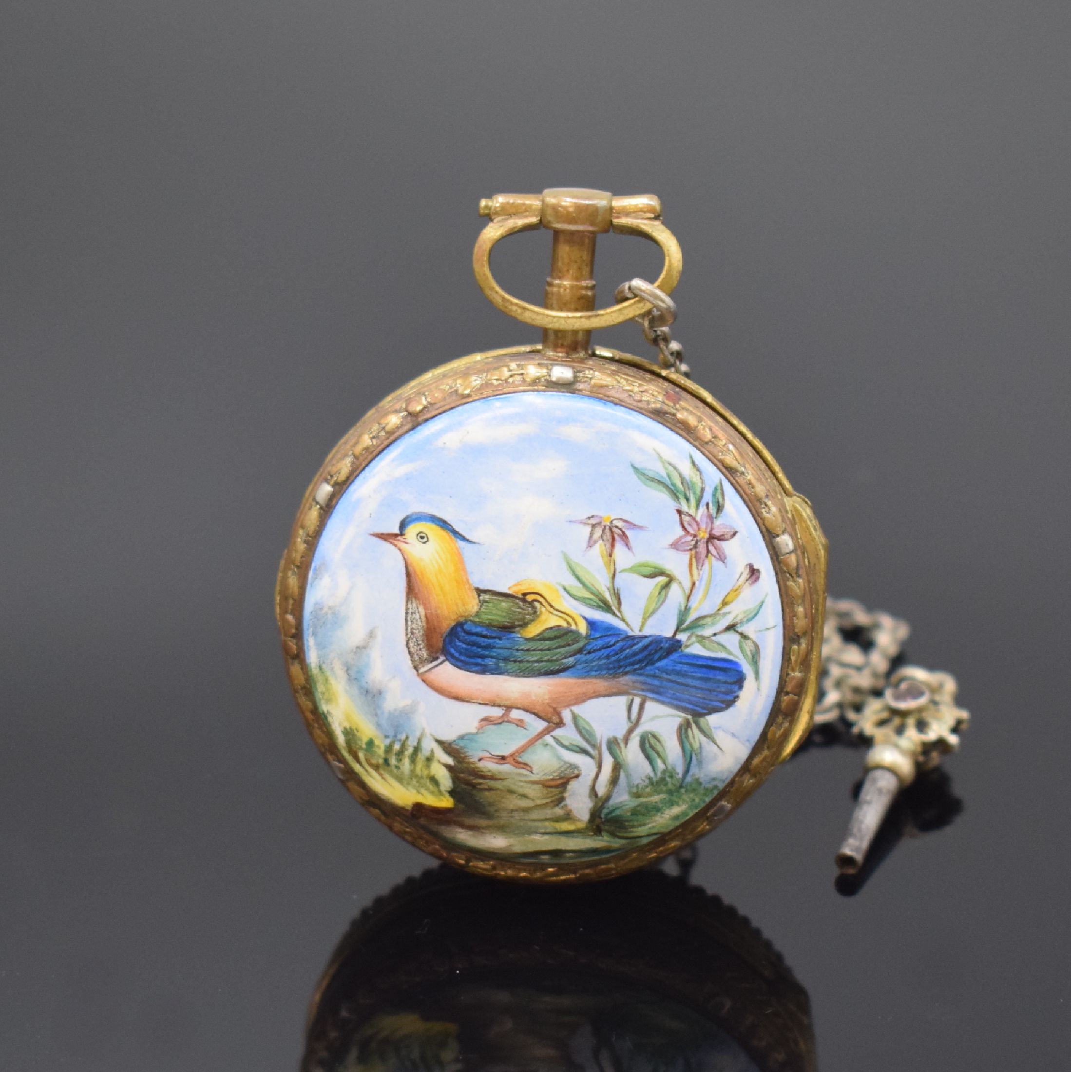 Detail a: DEROCHES vergoldete, emaillierte Spindeltaschenuhr mit Schlüssel, Schweiz um 1790, seitl. graviertes Geh. m. großem Außenscharnier, Lünette m. ...