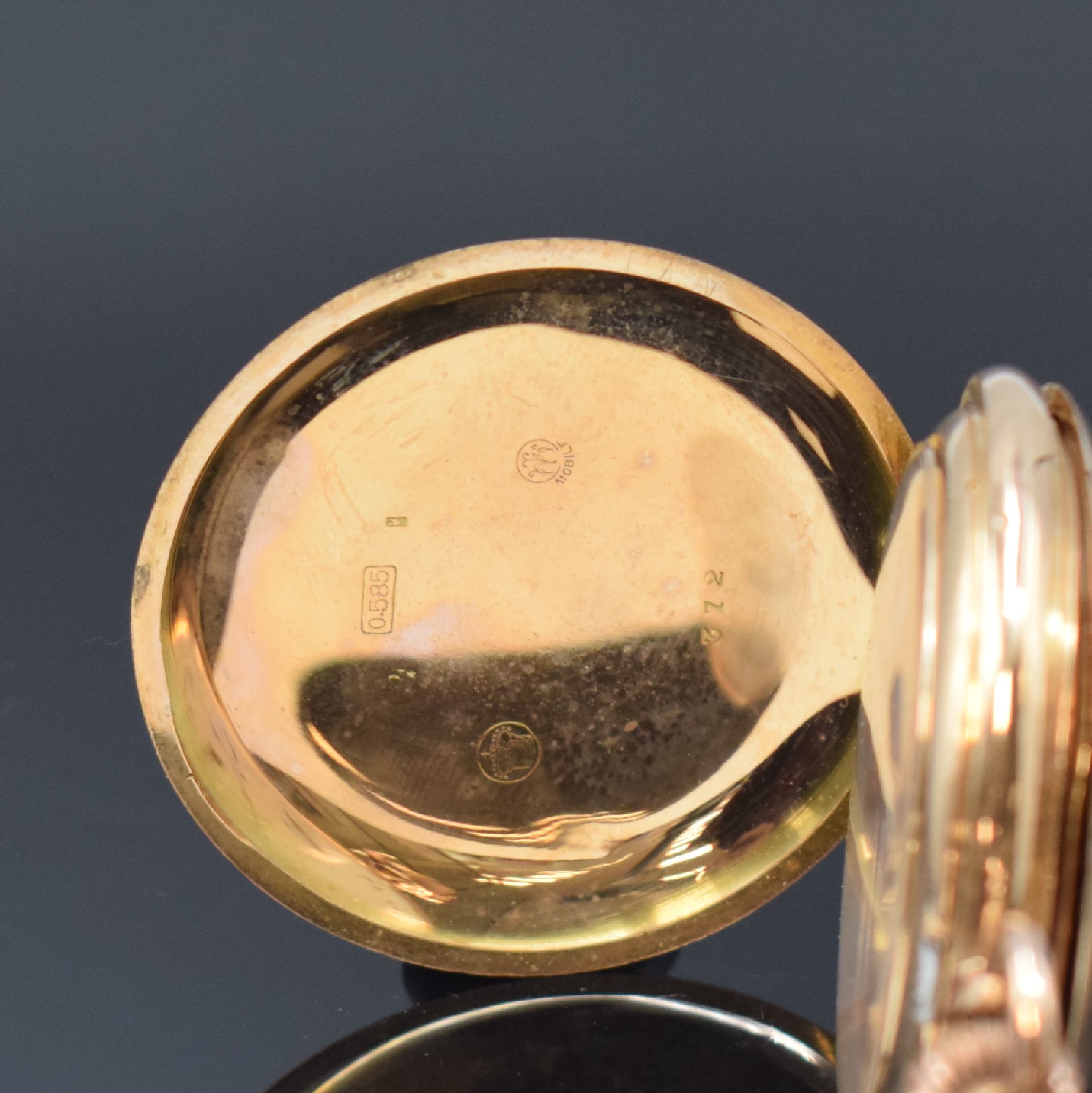 Detail a: LUDWIG SIMON Berlin / Mobile Herrensavonette in RG 585/000, Schweiz um 1905, guill. 2- Deckel Goldgeh. dell., Sprungdeckel m. grav. Monogramm, sign. ...
