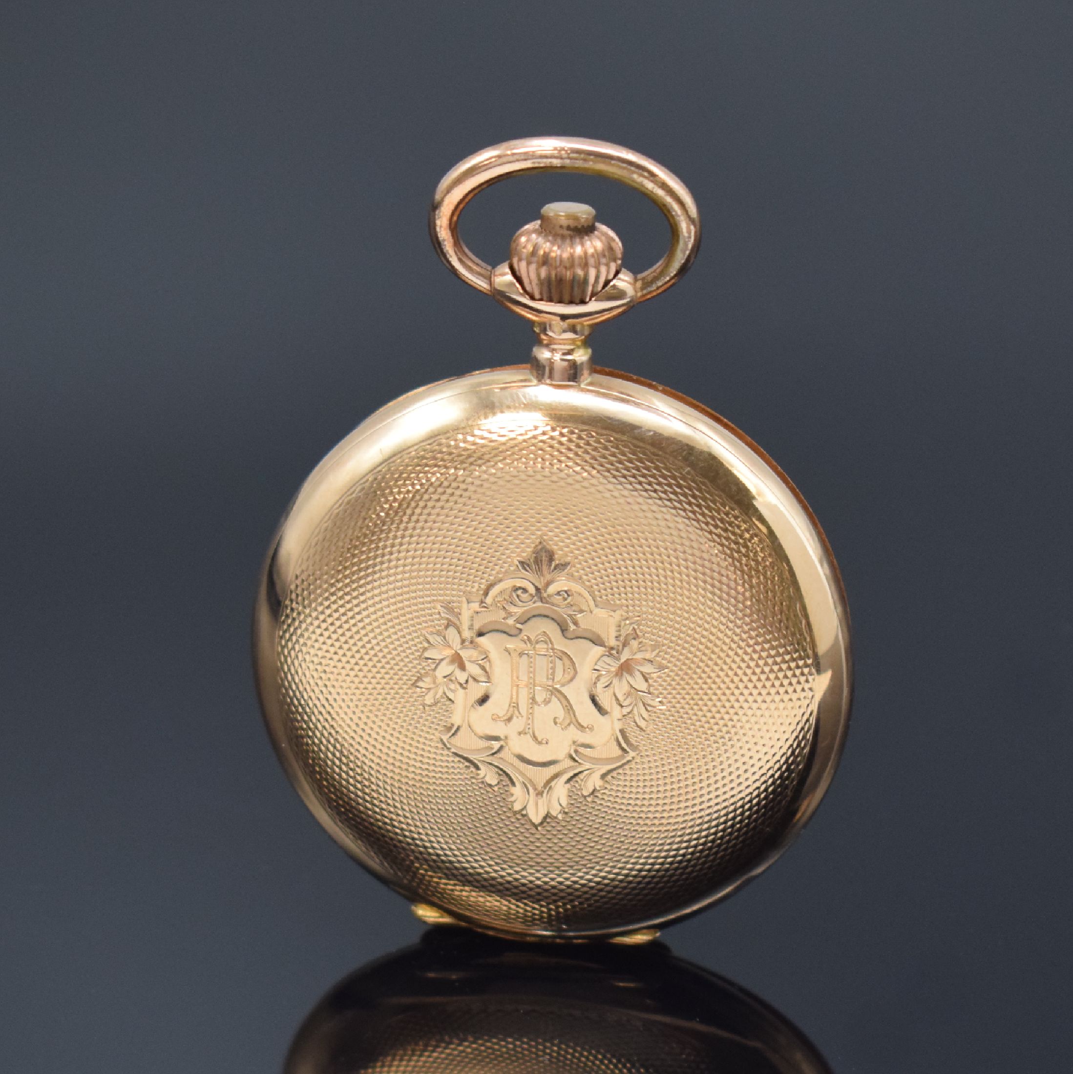 Detail b: LUDWIG SIMON Berlin / Mobile Herrensavonette in RG 585/000, Schweiz um 1905, guill. 2- Deckel Goldgeh. dell., Sprungdeckel m. grav. Monogramm, sign. ...
