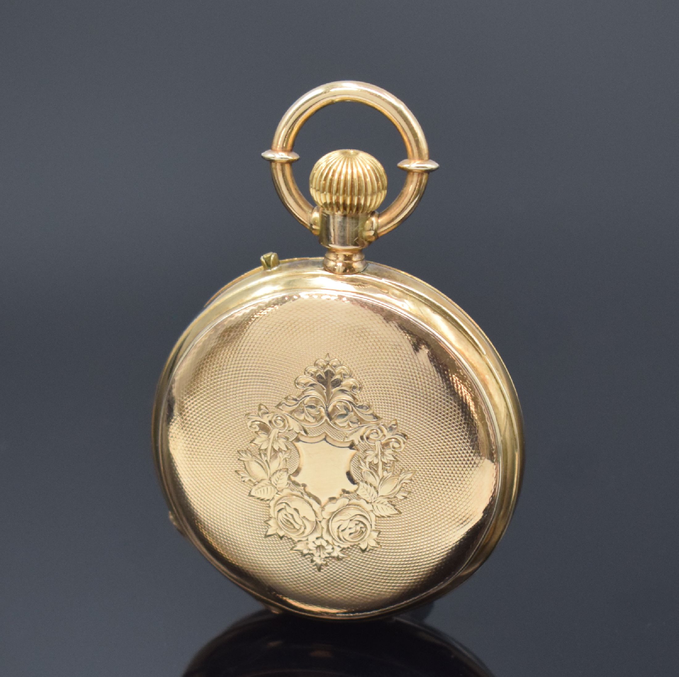 Detail a: Offene Herrentaschenuhr in GG 585/000, Schweiz um 1890, guill. Geh. dell., verg. Cuv., Emailzifferbl. m. röm. Zahlen, Zeiger später, ...