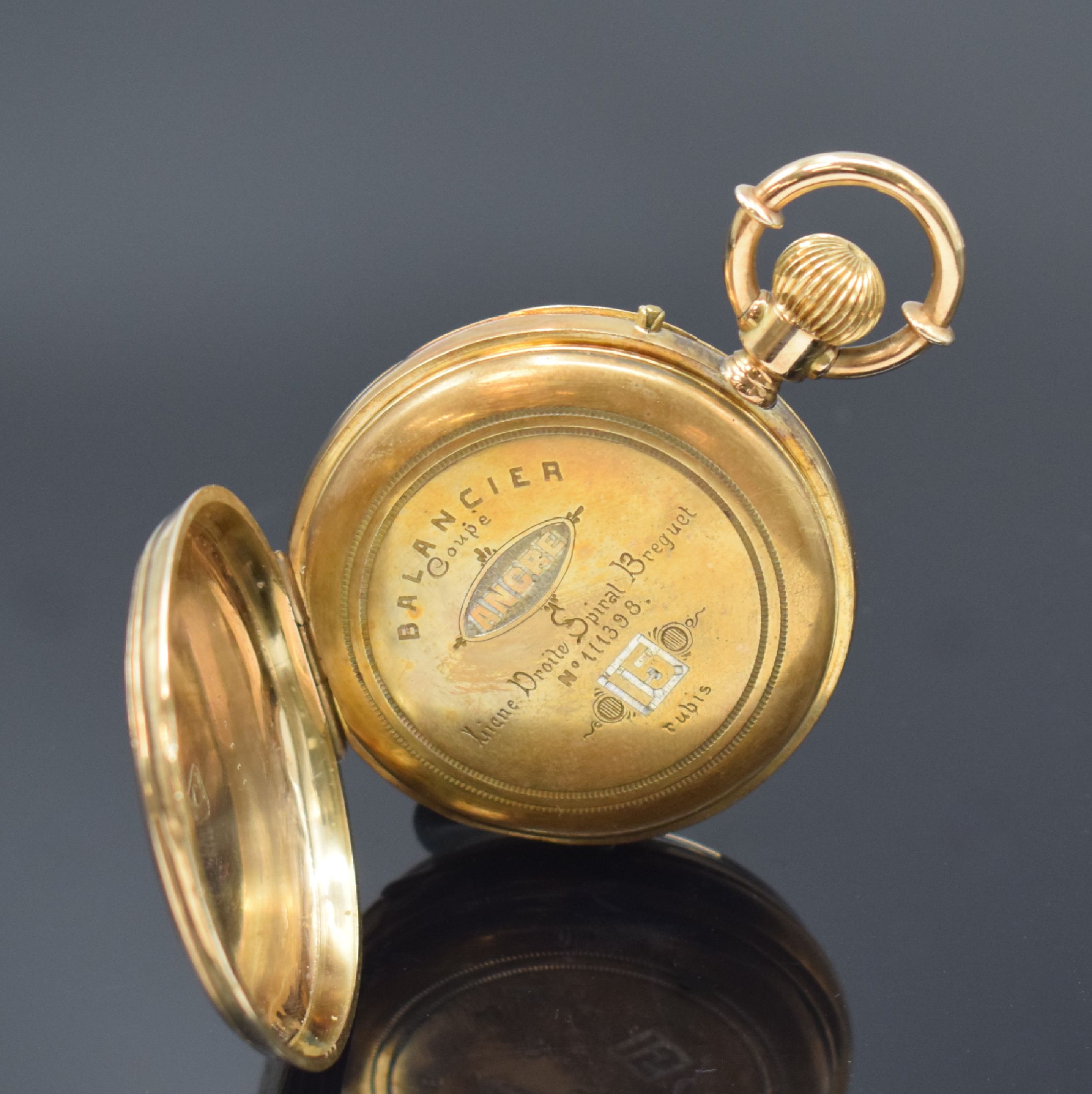 Detail c: Offene Herrentaschenuhr in GG 585/000, Schweiz um 1890, guill. Geh. dell., verg. Cuv., Emailzifferbl. m. röm. Zahlen, Zeiger später, ...