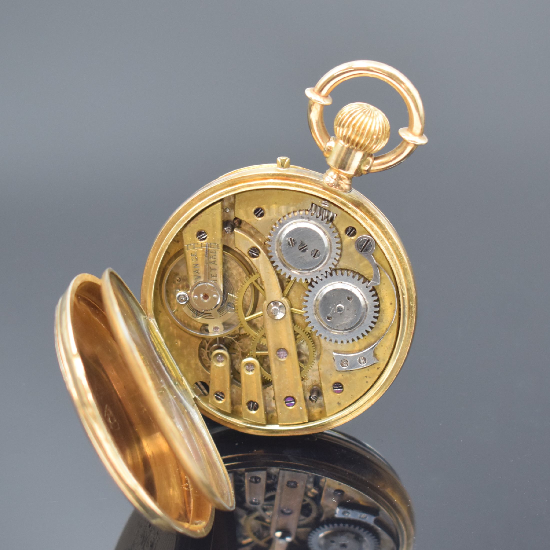 Detail e: Offene Herrentaschenuhr in GG 585/000, Schweiz um 1890, guill. Geh. dell., verg. Cuv., Emailzifferbl. m. röm. Zahlen, Zeiger später, ...