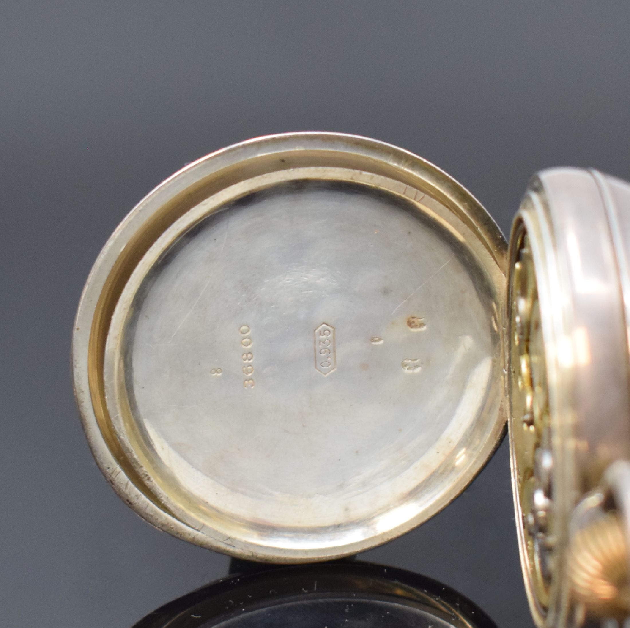 Detail d: Offene Silbertaschenuhr mit 1/4-Repetition und Kalender, Schweiz um 1910, glattes 935er Silber-Geh., Drücker für Repetition bei 9, Emailzifferbl. ...