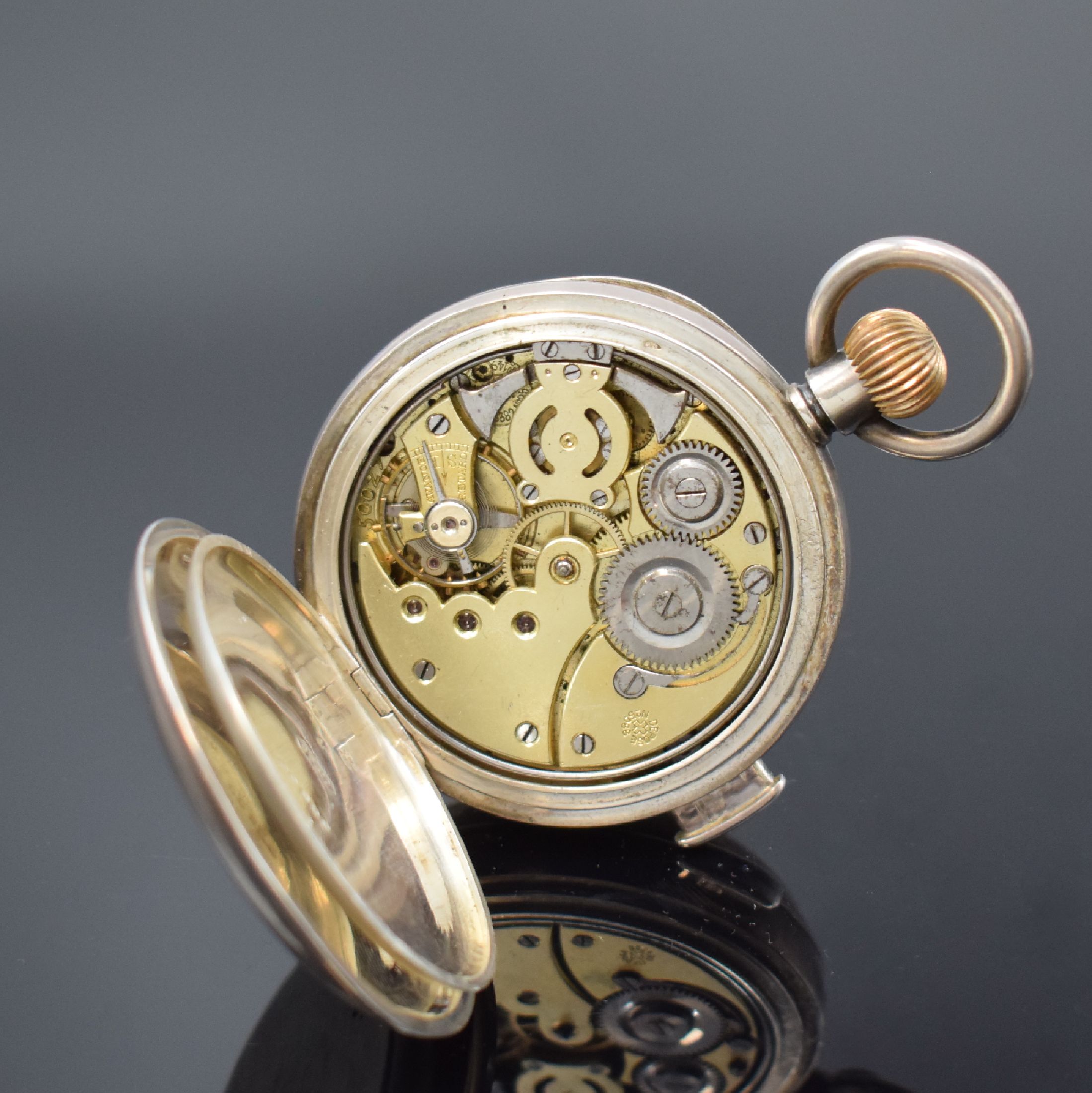 Detail e: Offene Silbertaschenuhr mit 1/4-Repetition und Kalender, Schweiz um 1910, glattes 935er Silber-Geh., Drücker für Repetition bei 9, Emailzifferbl. ...
