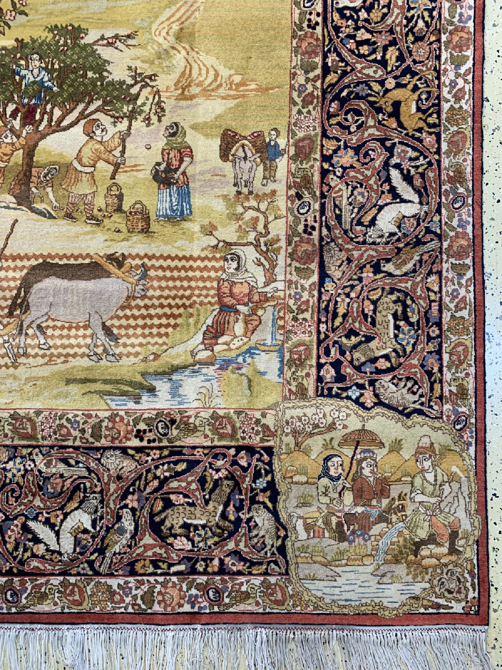 Detail a: Seltener feiner Täbriz" Vier Jahreszeiten" Persien, um 1940,Korkwolle auf Baumwolle, ca. 390 x 290 cm, EHZ : 1-2. Abbildung der ...