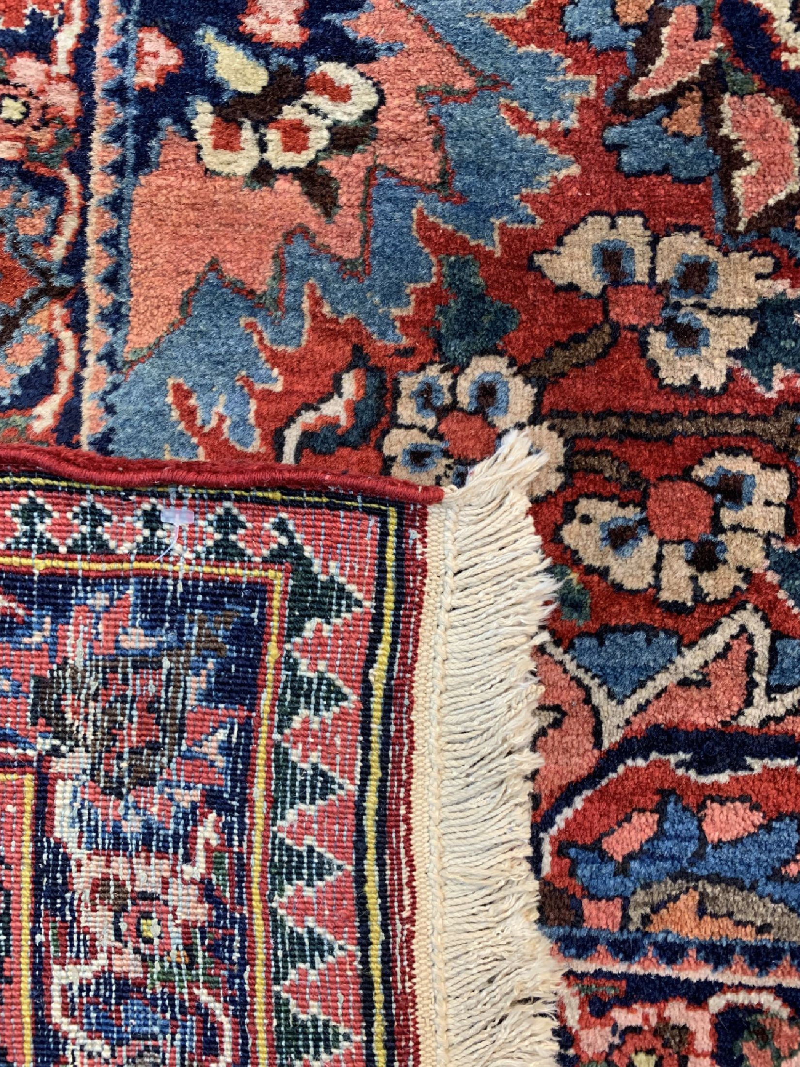 Detail d: Bachtiar alt fein, Persien, um 1940, Wolle auf Baumwolle, ca. 400 x 260 cm, EHZ: 2(kleine Florfehlstellen)