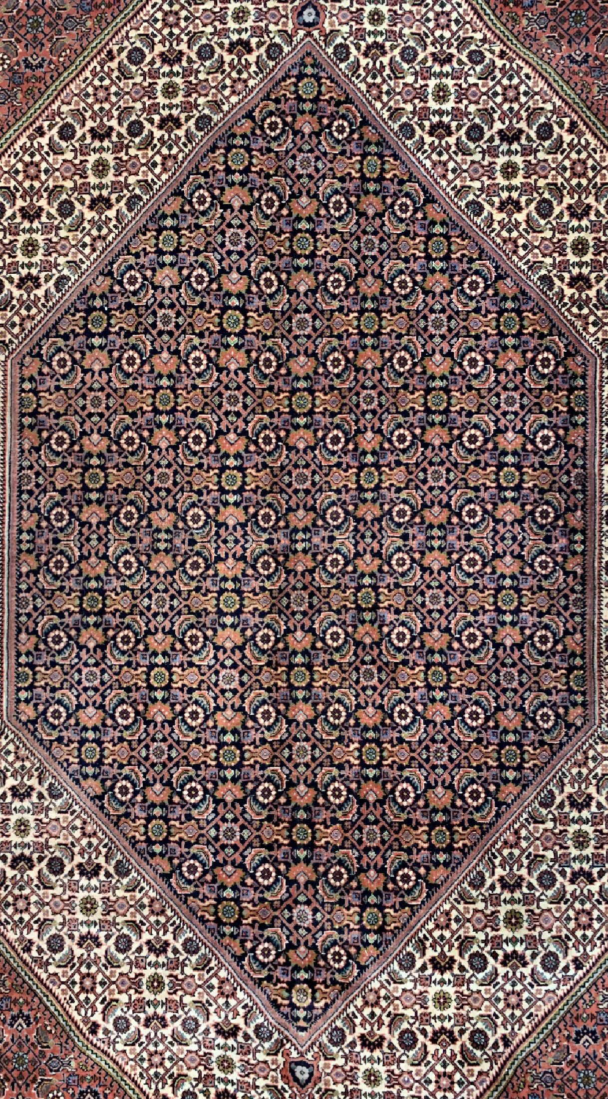 Detail c: Bidjar fein, Persien, ca. 60 Jahre, Korkwolle auf Baumwolle, ca. 400 x 310 cm, EHZ: 2