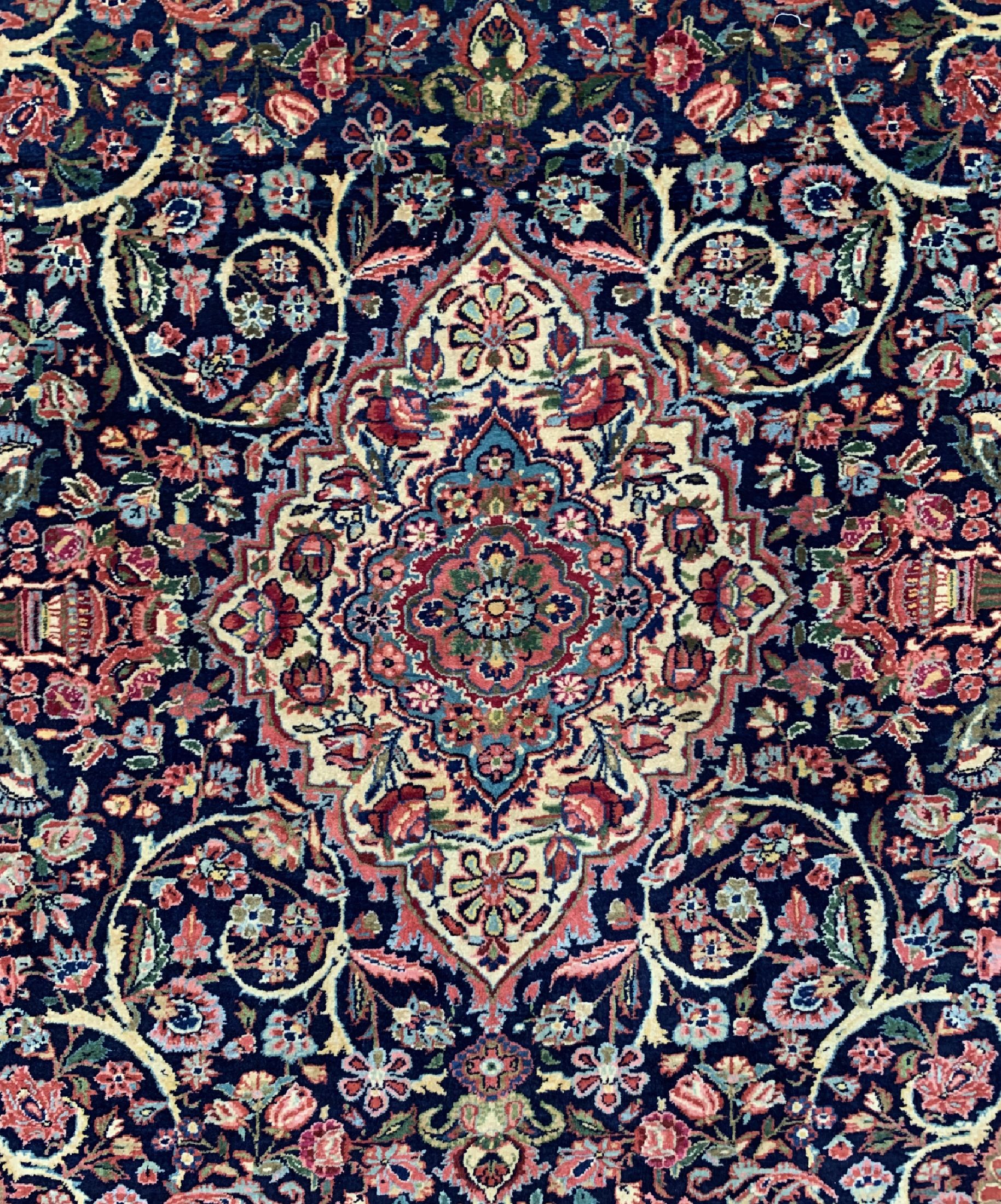 Detail c: Djosan alt, Persien, um 1950, Wolle auf Baumwolle, ca. 210 x 130 cm, EHZ: 2, (Mottenfraß)