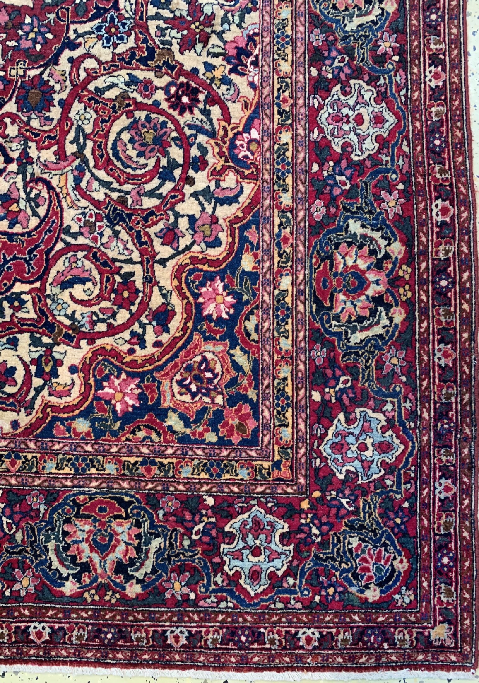 Detail a: Antiker Esfahan fein, Persien, um 1900, Korkwolle auf Baumwolle, ca. 227 x 140 cm, minimaler Mottenfraß, EHZ: 2