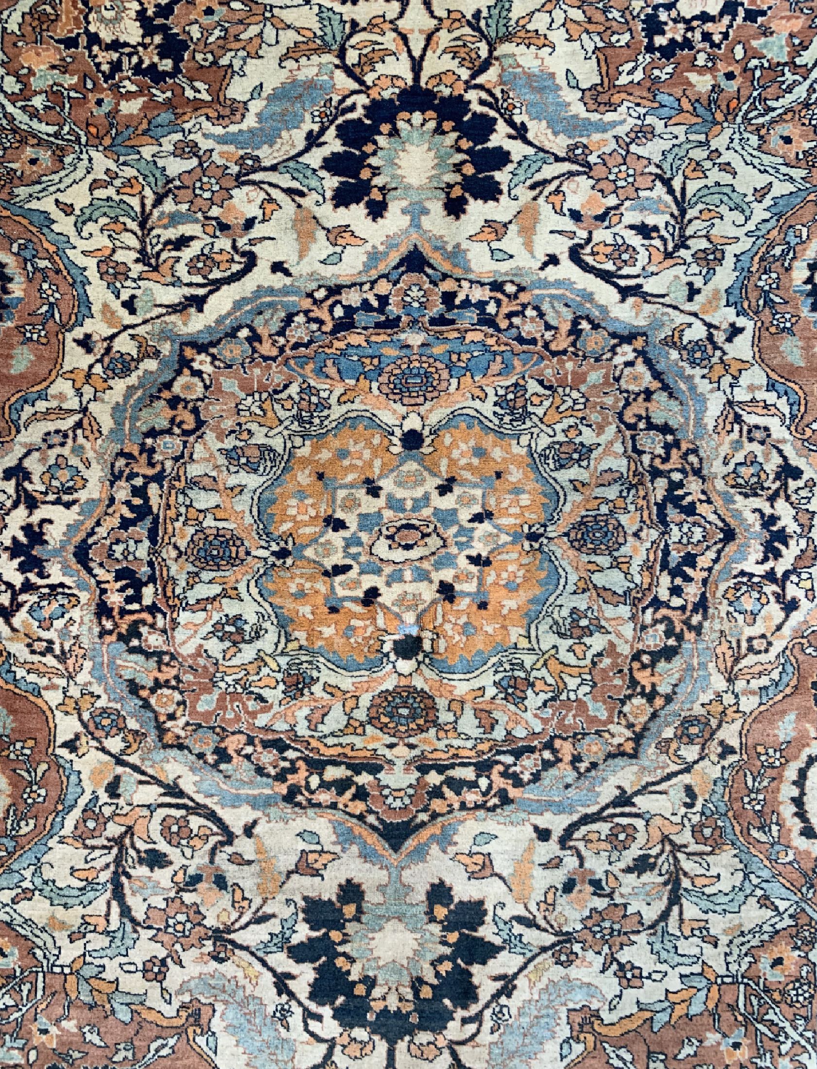 Detail c: Antiker Täbriz"Hadji-Jalili", Persien, um 1900, Wolle auf Baumwolle, ca. 183 x 140 cm, EHZ: 2