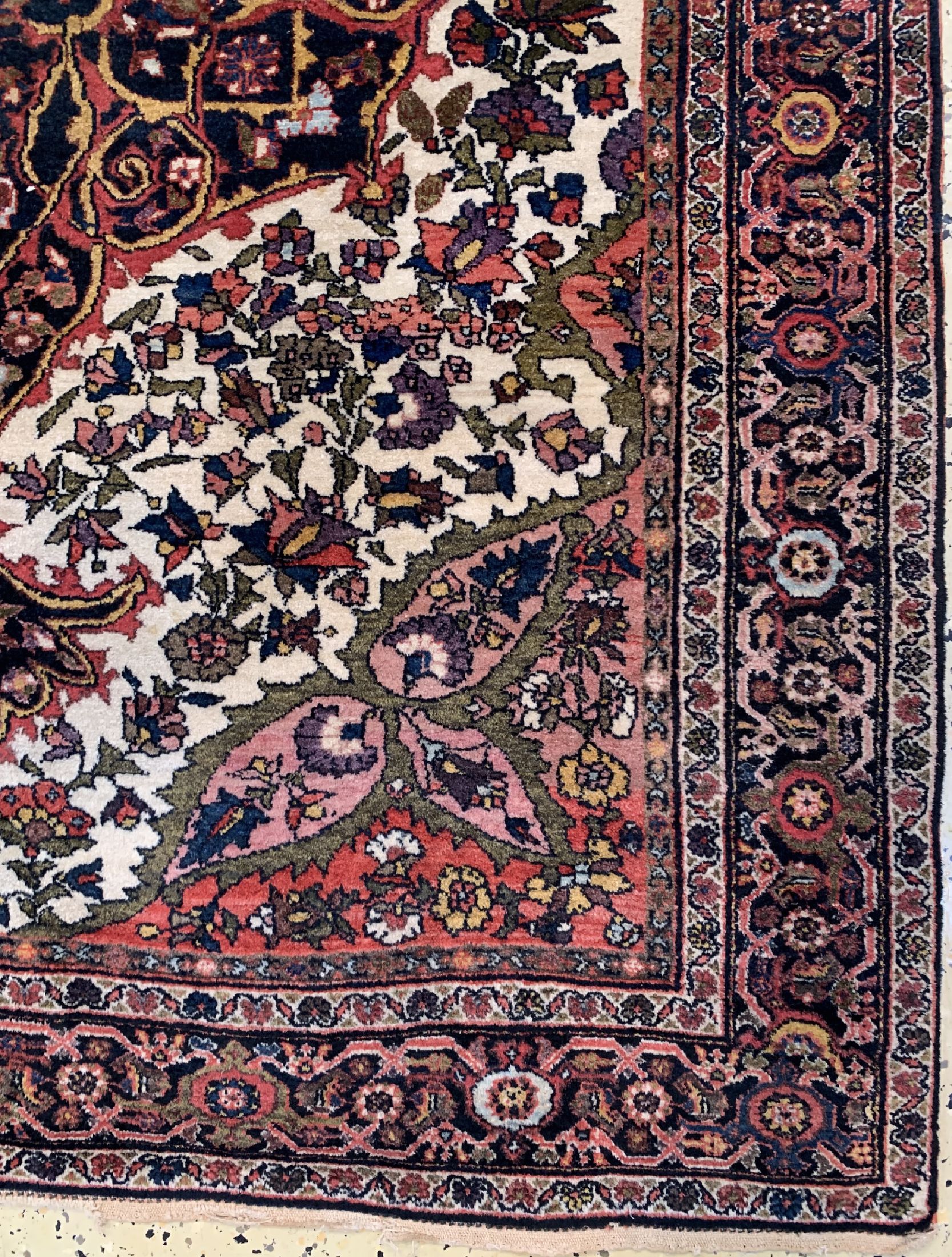 Detail a: Antiker Sarogh"Farahan", Persien, um 1910/1920, Wolle auf Baumwolle, ca. 190 x 130 cm, EHZ: 2(kleine Flecken).