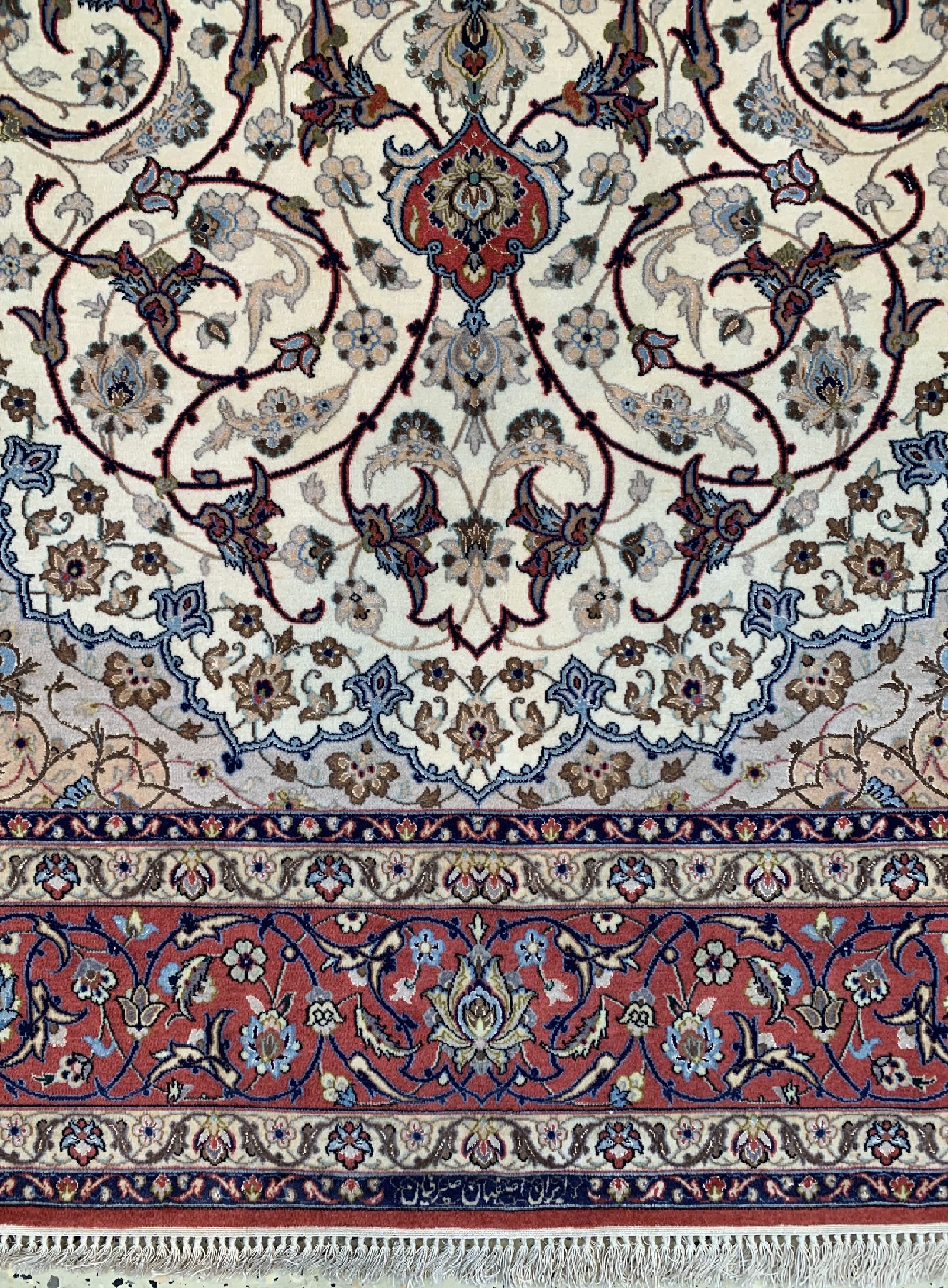 Detail b: Esfahan fein Persien, signiert(Seyrafian), ca. 50 Jahre, Korkwolle mit und auf Seide, ca.235 x 160 cm, EHZ: 1-2