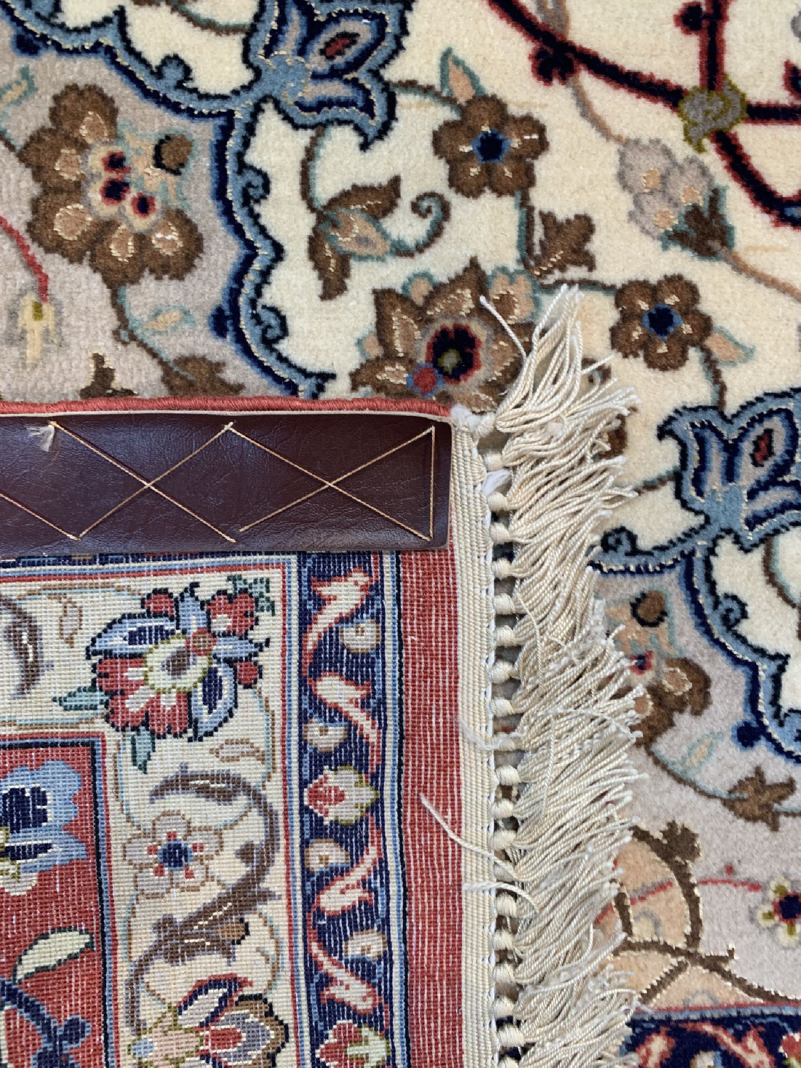 Detail f: Esfahan fein Persien, signiert(Seyrafian), ca. 50 Jahre, Korkwolle mit und auf Seide, ca.235 x 160 cm, EHZ: 1-2