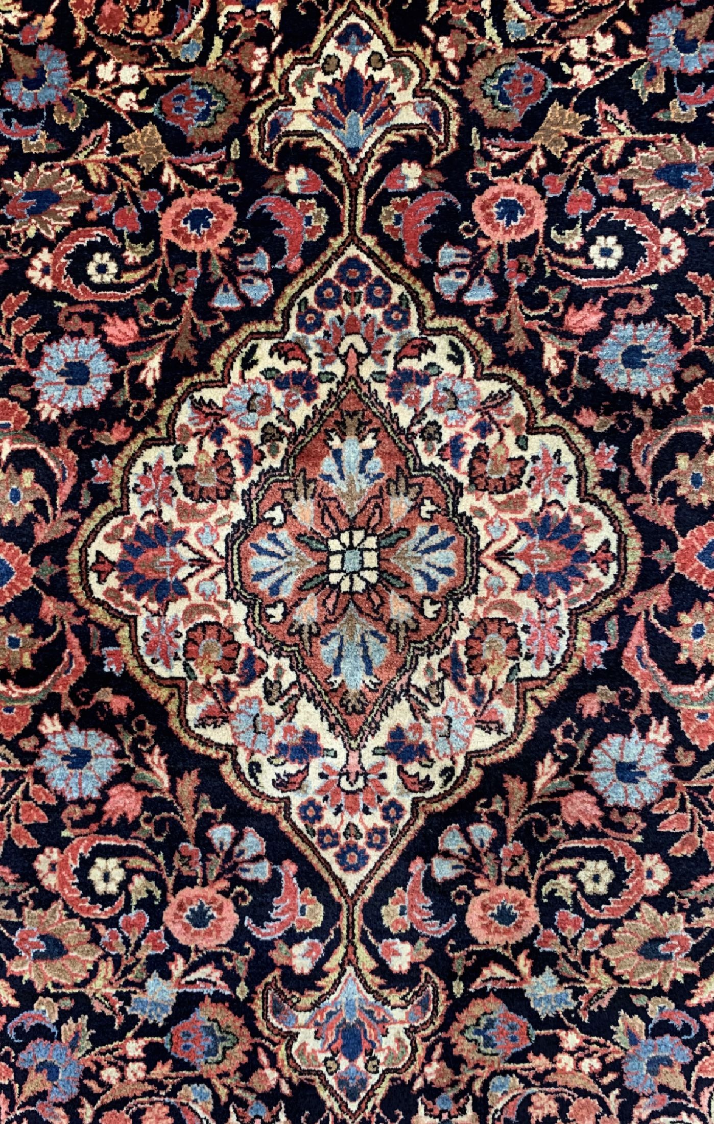 Detail c: Djosan fein alt, Persien, um 1930, Korkwolle auf Baumwolle, ca. 212 x 130 cm, EHZ: 2, (2 kleine Restaurierungen)