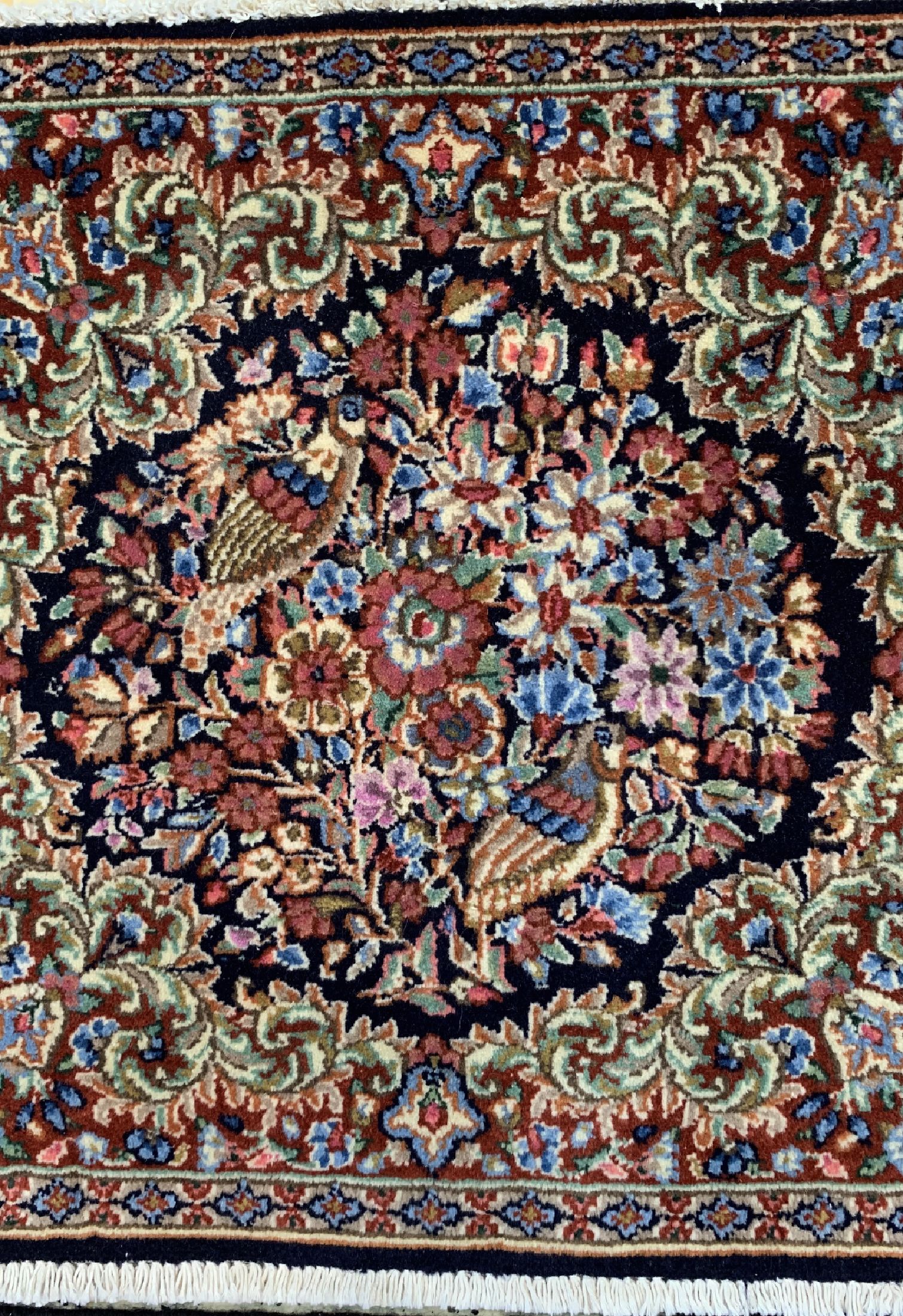 Detail b: 3 Lots Kerman fein, Persien, ca. 50 Jahre, Korkwolle auf Baumwolle, ca. 53 x 53 cm, EHZ: 2