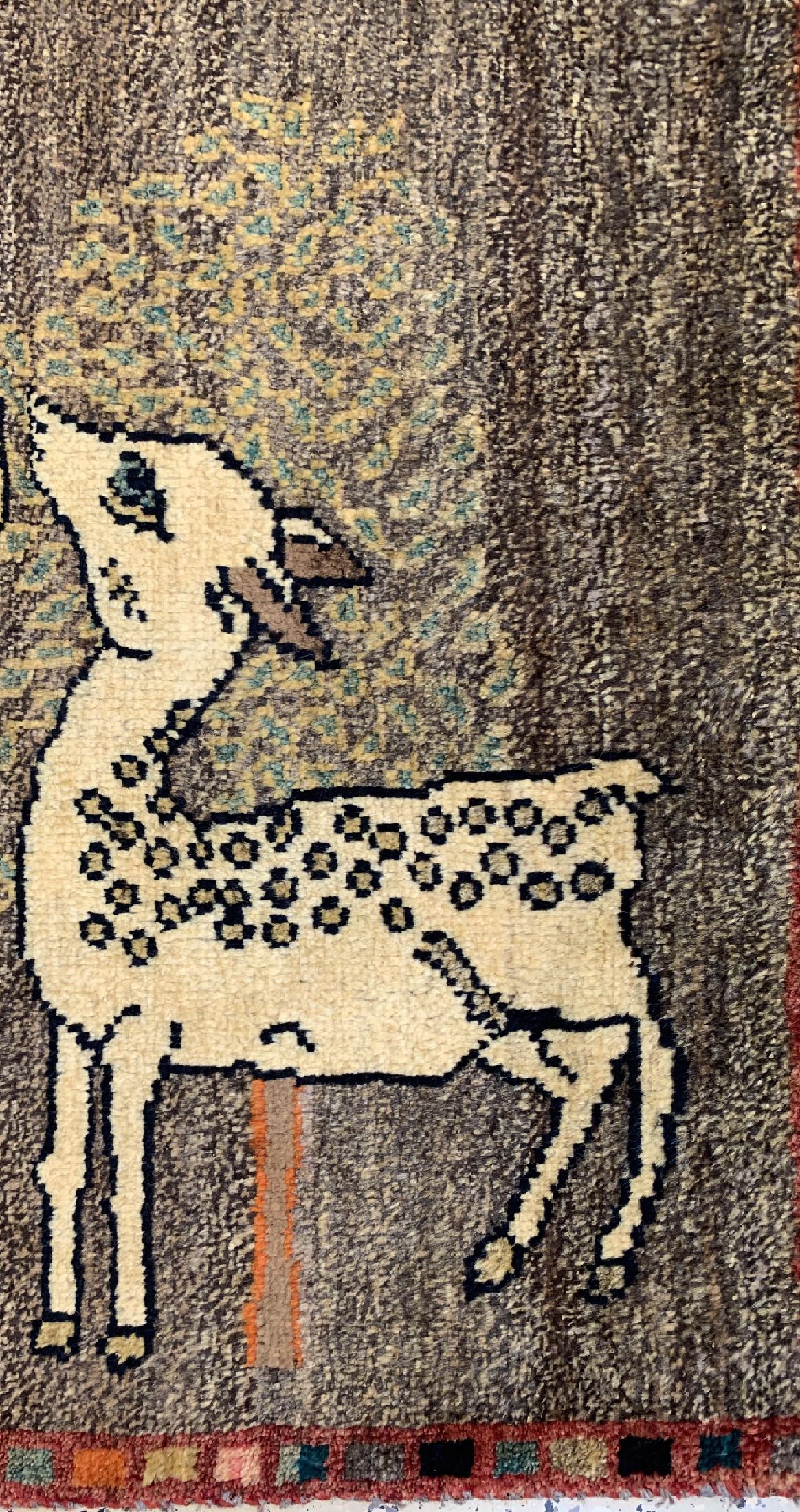 Detail b: Gabbeh alt, Persien, ca. 60 Jahre, Wolle auf Wolle, ca. 150 x 100 cm, EHZ: 2