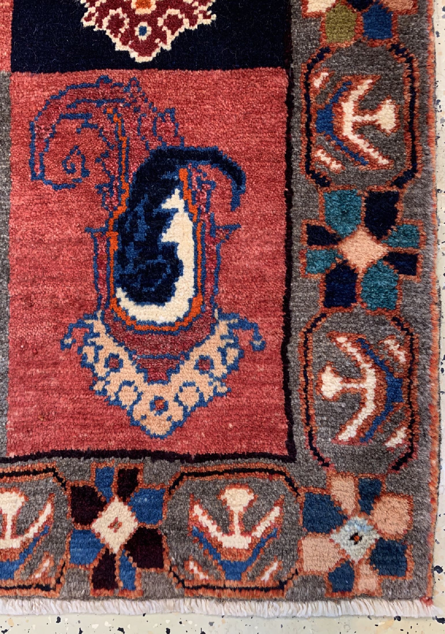 Detail a: Gabbeh alt, Persien, ca. 60 Jahre, Wolle auf Wolle, ca. 140 x 100 cm, EHZ: 2