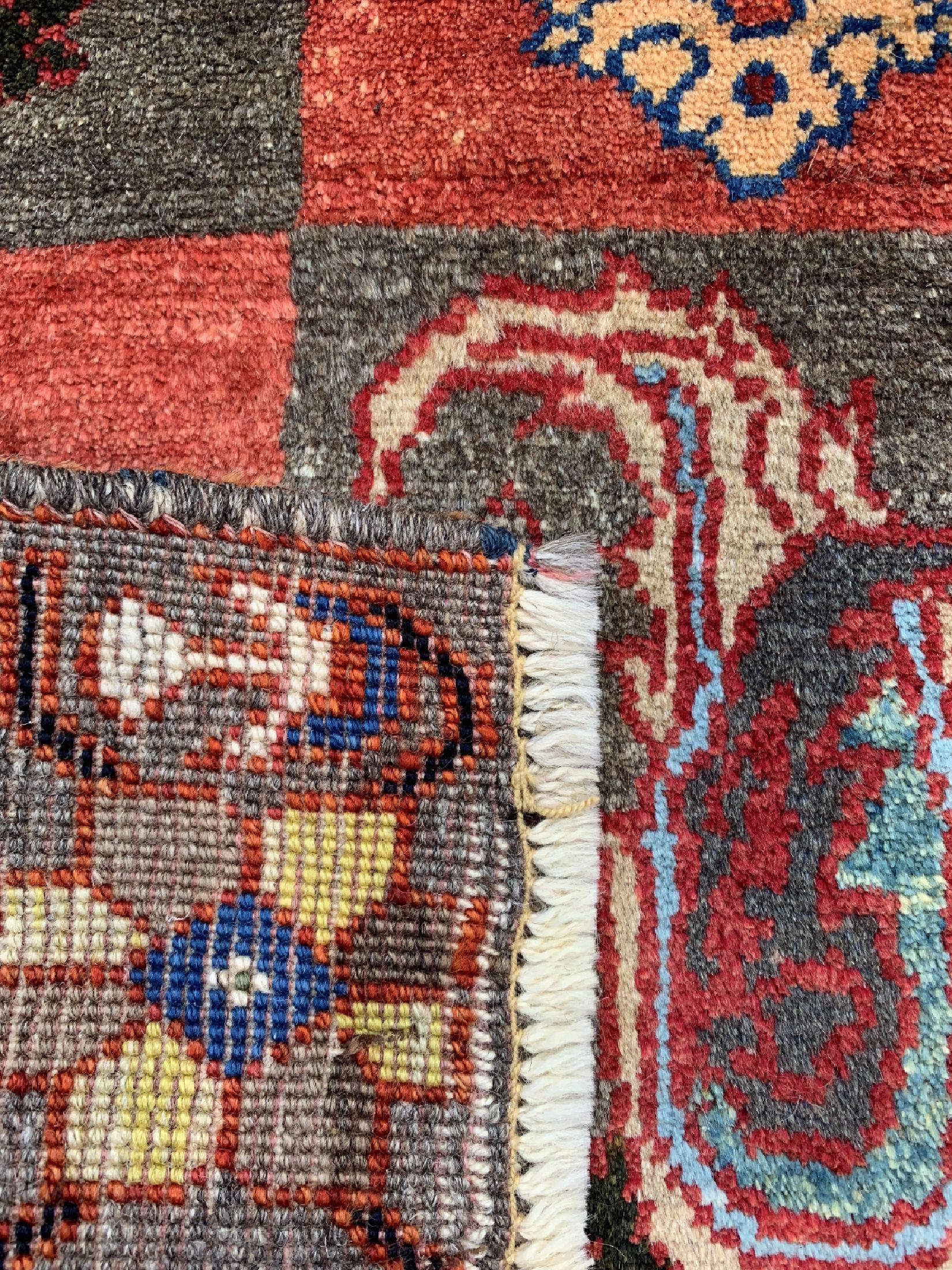 Detail c: Gabbeh alt, Persien, ca. 60 Jahre, Wolle auf Wolle, ca. 140 x 100 cm, EHZ: 2