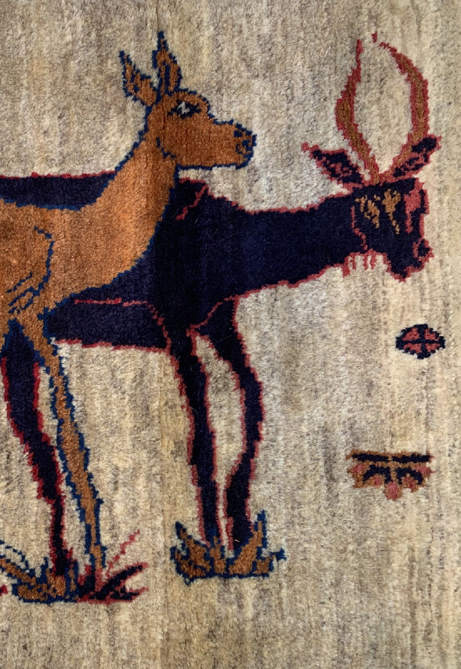 Detail b: Gabbeh alt, Persien, ca. 60 Jahre, Wolle auf Wolle, ca. 133 x 78 cm, EHZ: 2