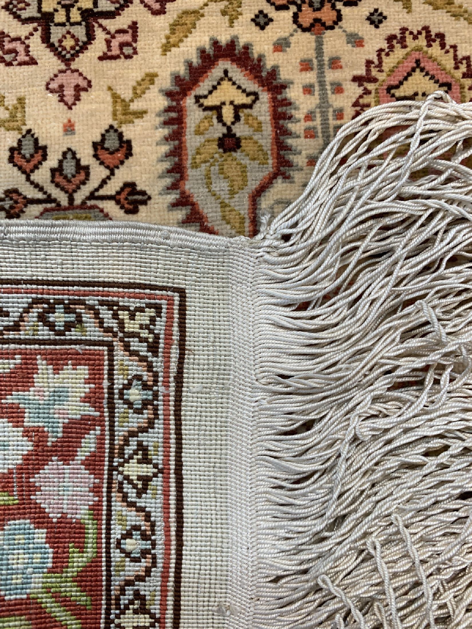 Detail d: Hereke Seide fein, Türkei, um 1950, reine Naturseide, ca. 64 x 45 cm, EHZ: 1-2