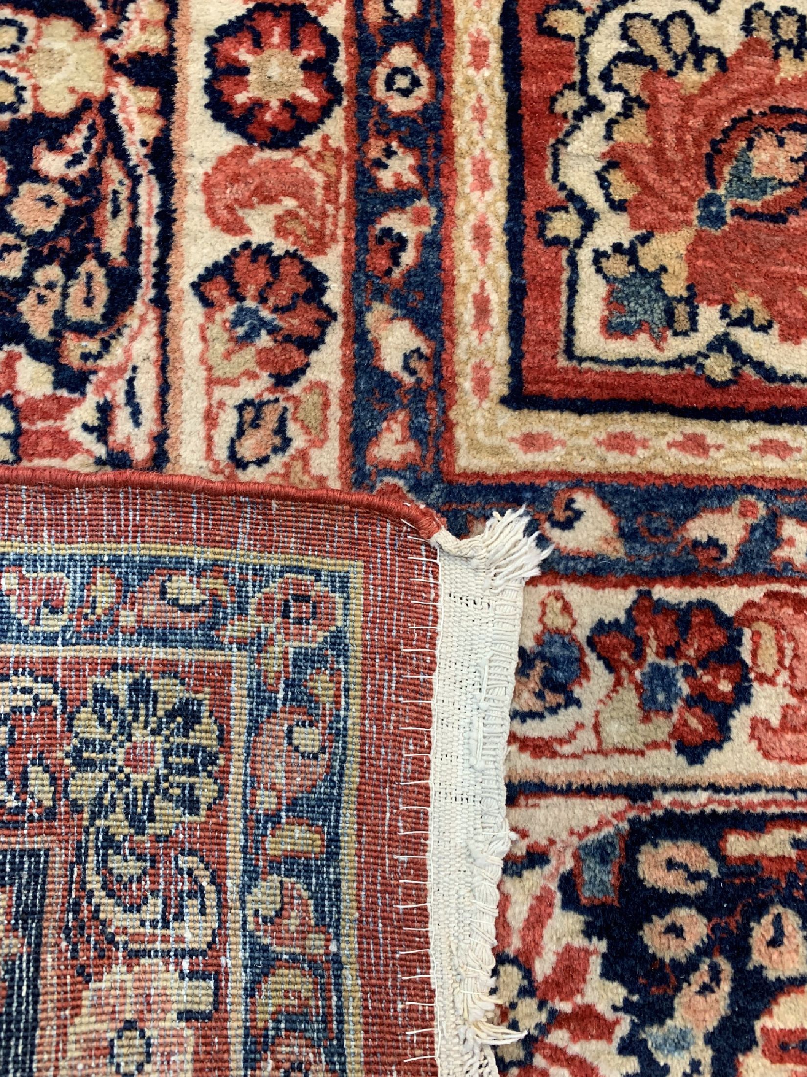 Detail e: Us Re-Import Sarogh, Persien, um 1920/1930,Wolle auf Baumwolle, ca. 300 x 310 cm, EHZ: 2