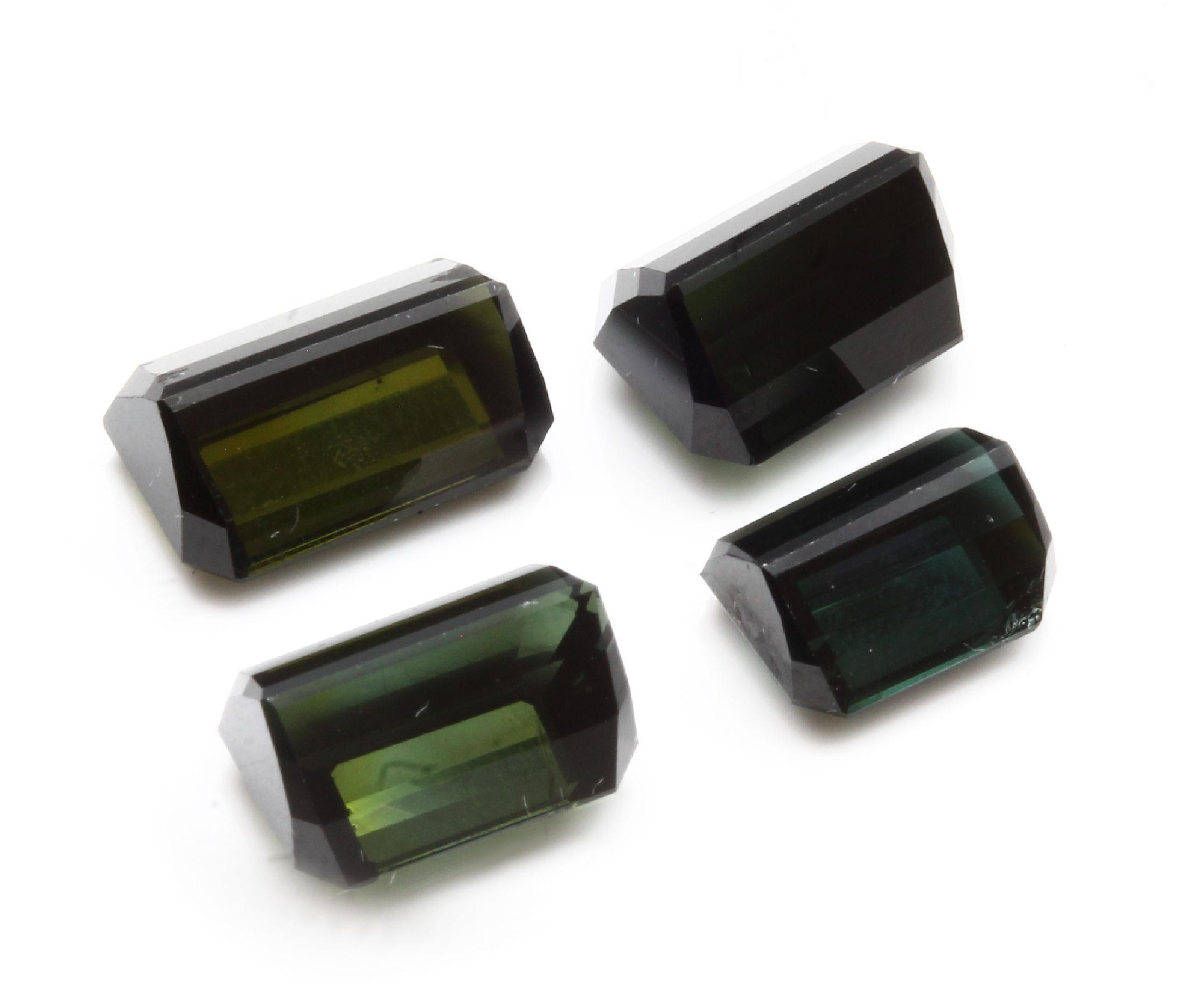 Detail a: Lot 4 lose Turmaline, ca. 17.50 ct, oktogonale Treppenschliffe in versch. Größen