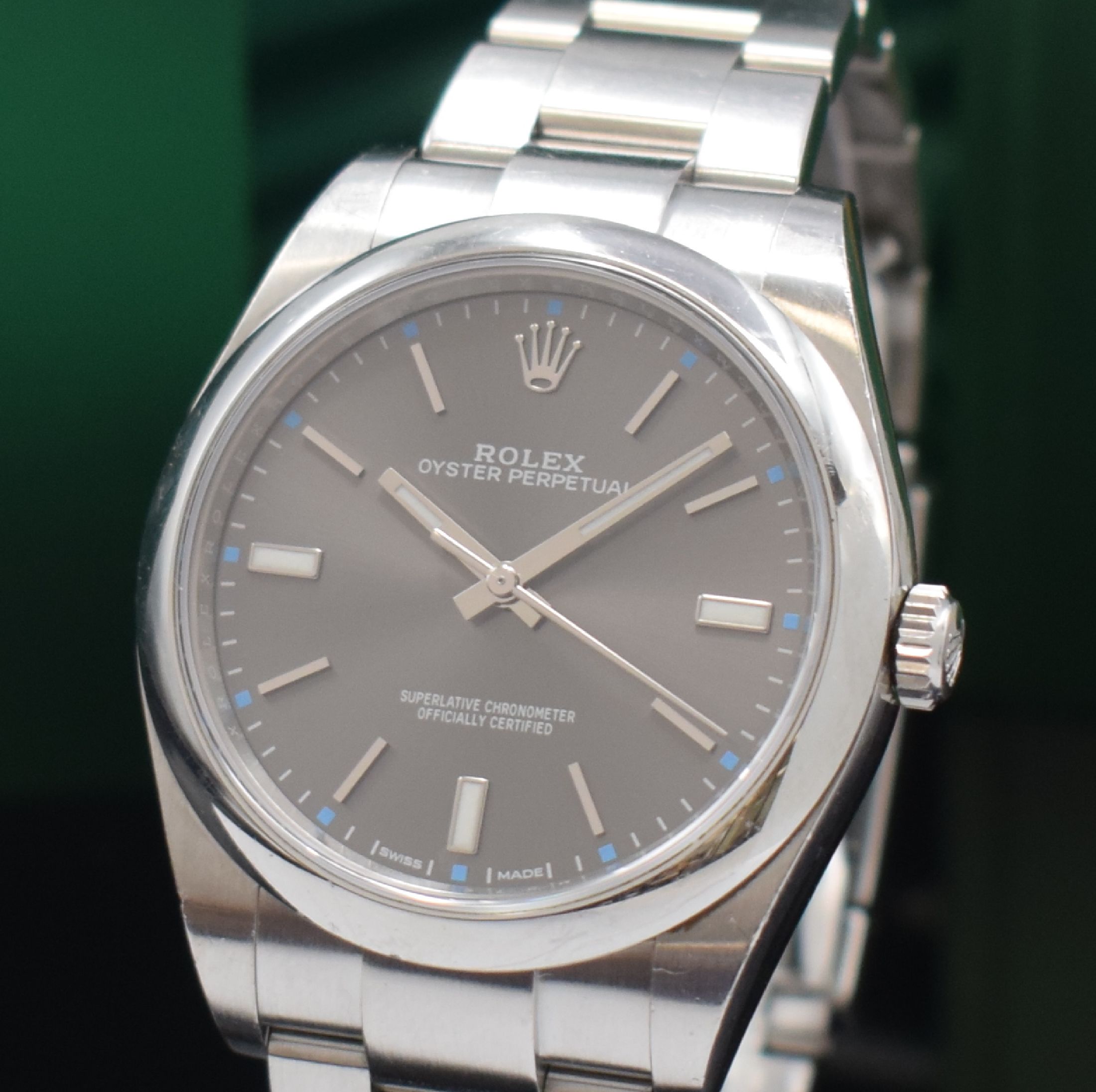 Detail a: ROLEX Oyster Perpetual 39 Herrenarmbanduhr mit original Box und Papieren Referenz 114300, Automatik, verk. lt. beil. Gar.-Karte 06/2017, verschr. ...