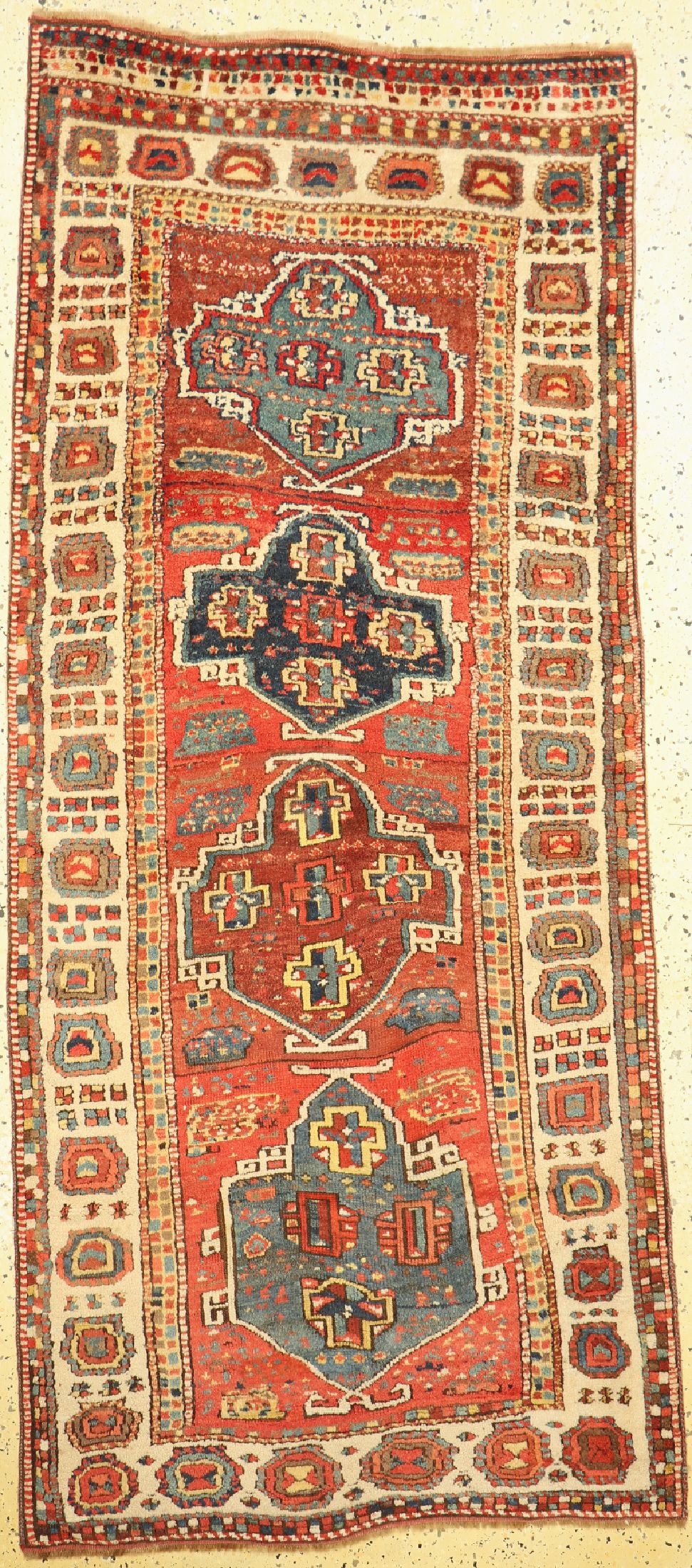 Kurdischer Dorfteppich, Türkei, 19.Jhd, Wolle auf Wolle, ca. 228 x 99 cm, EHZ: 2 (restauriert)