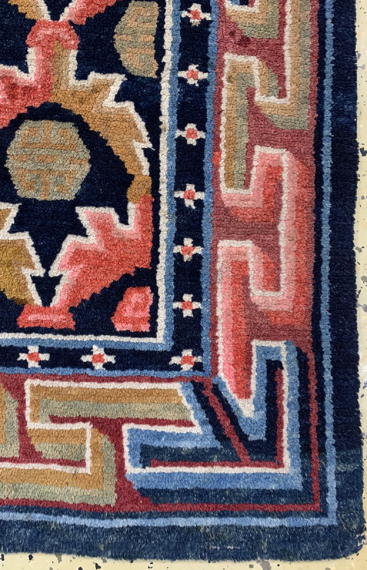 Detail a: Khaden alt, Tibet, um 1920/1930, Wolle auf Baumwolle, ca. 160 x 82 cm, EHZ: 2